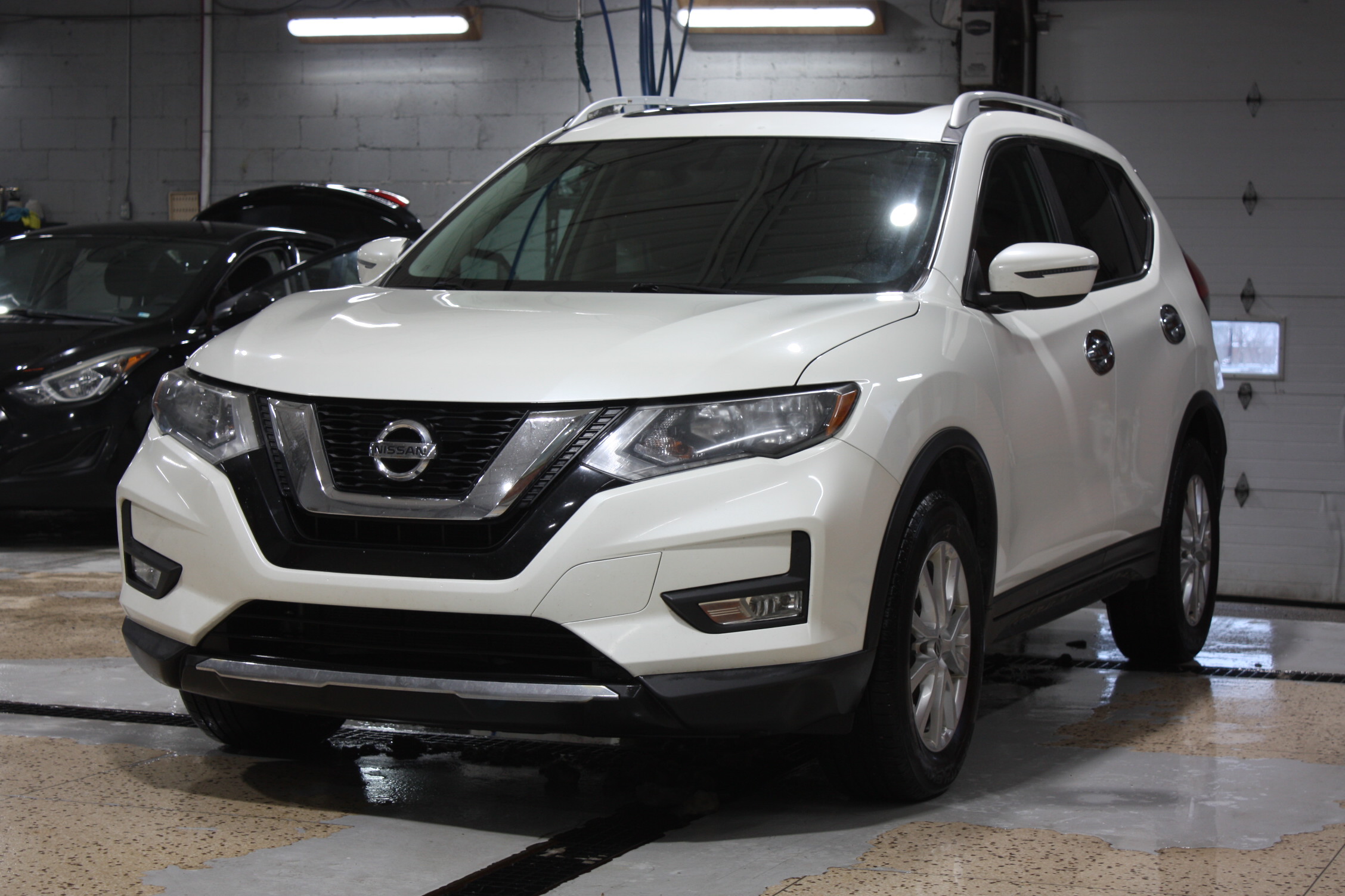 2017 NISSAN ROGUE SV AWD