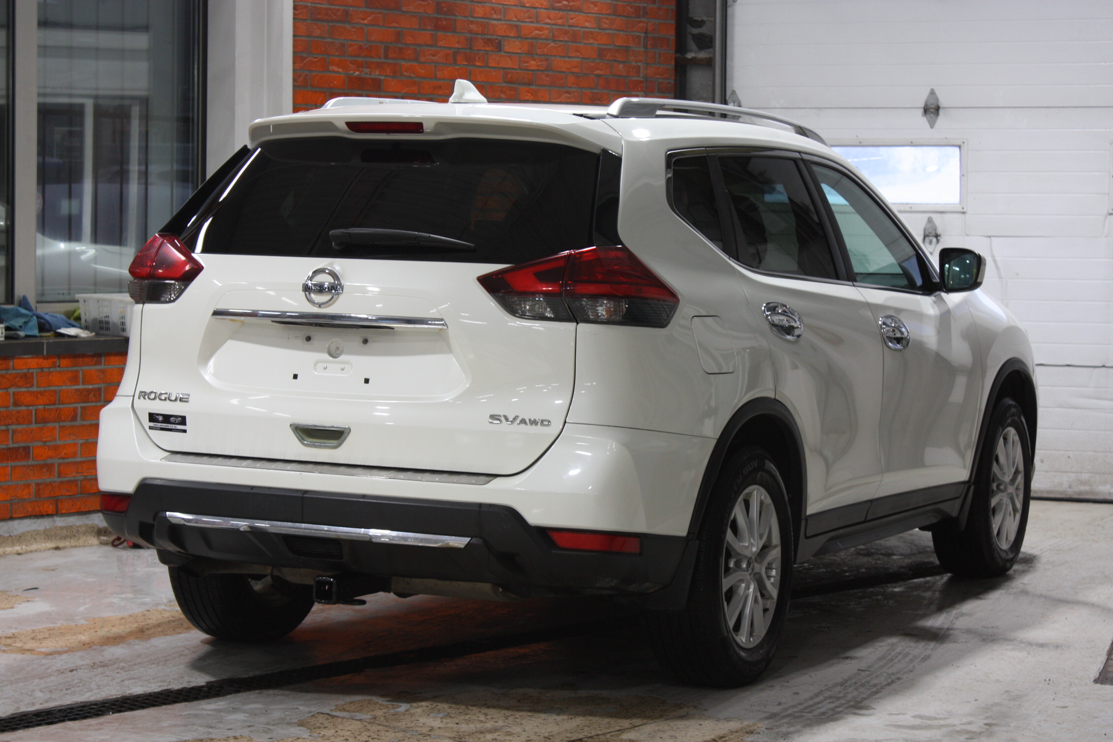 2017 NISSAN ROGUE SV AWD