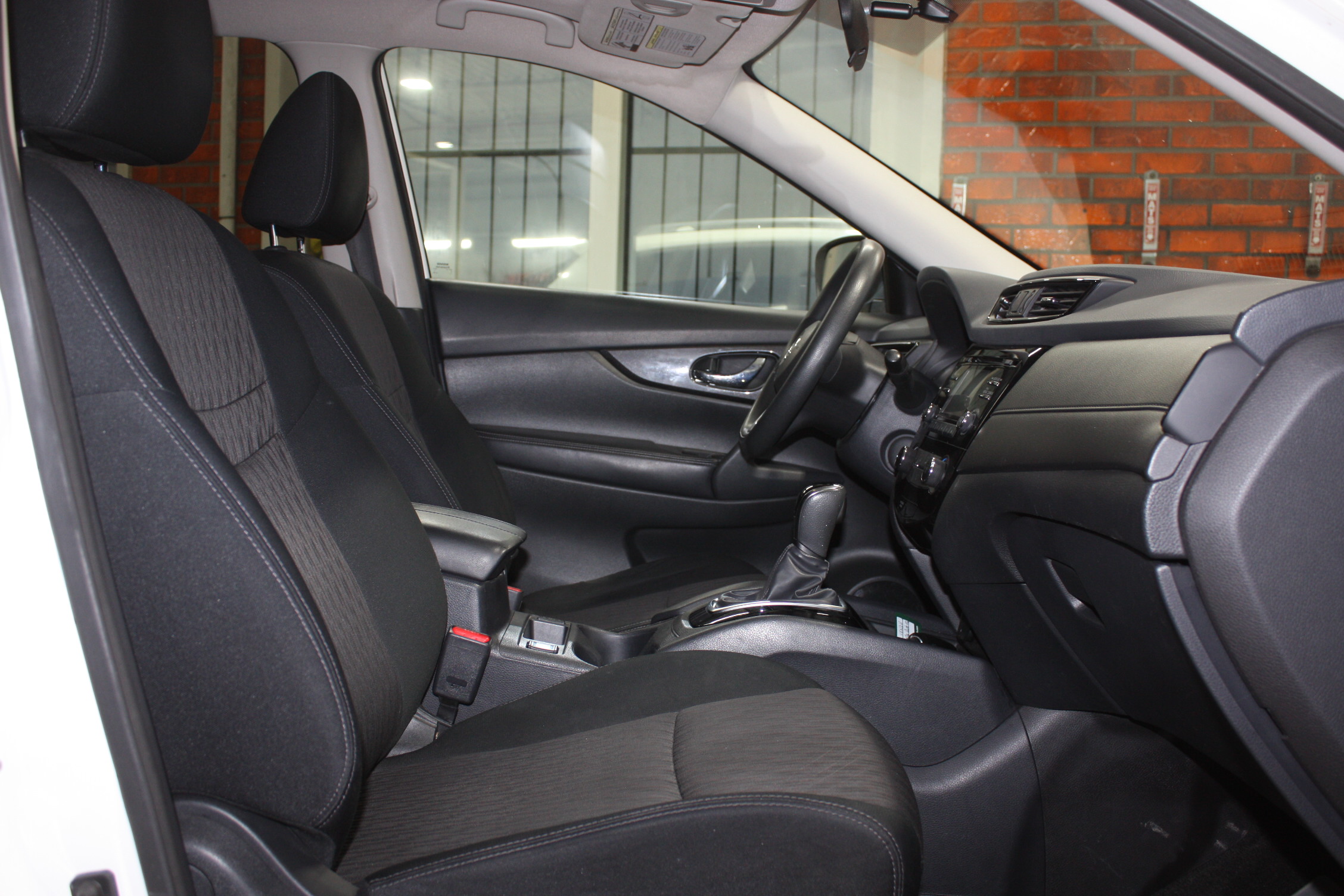 2017 NISSAN ROGUE SV AWD