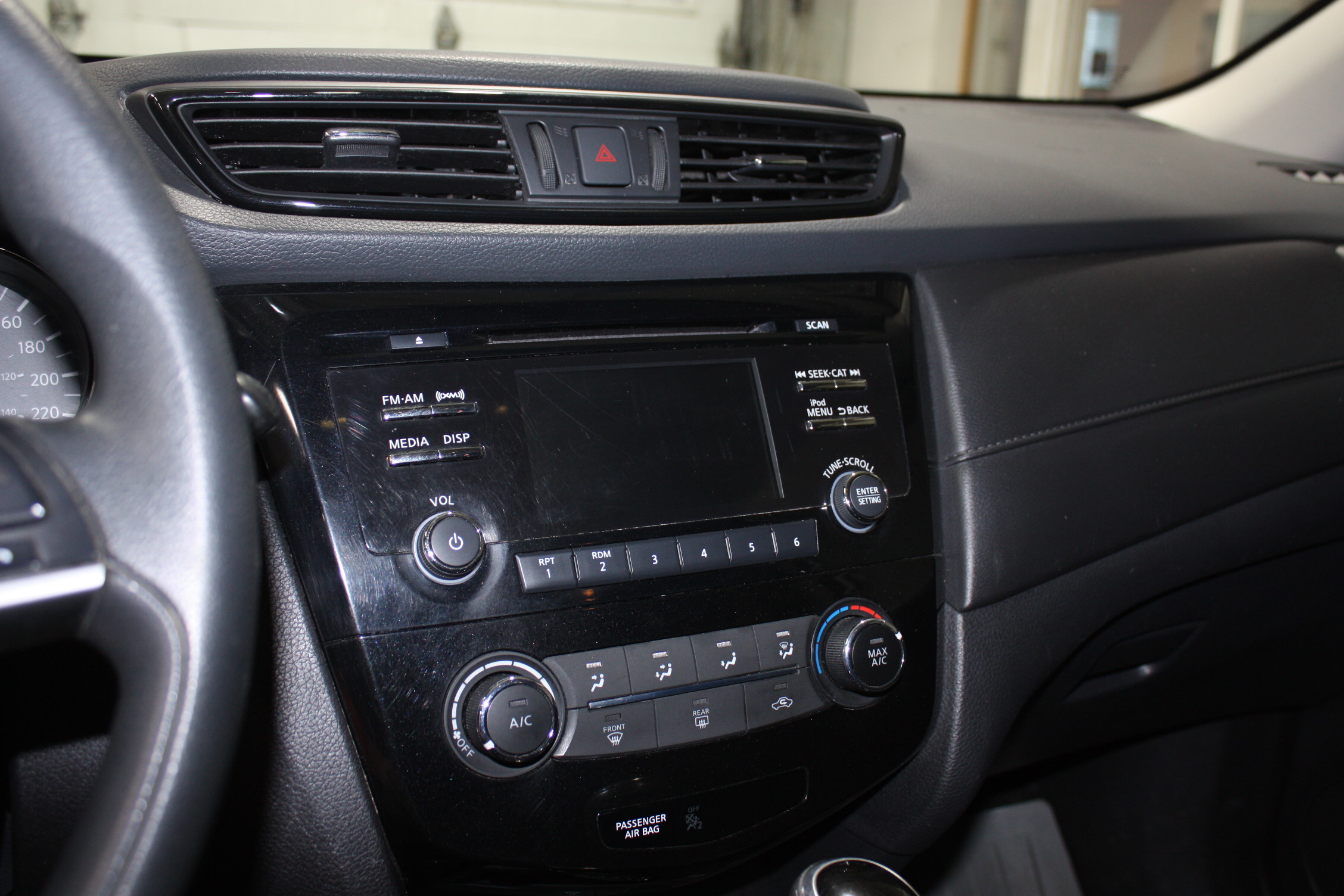 2017 NISSAN ROGUE SV AWD