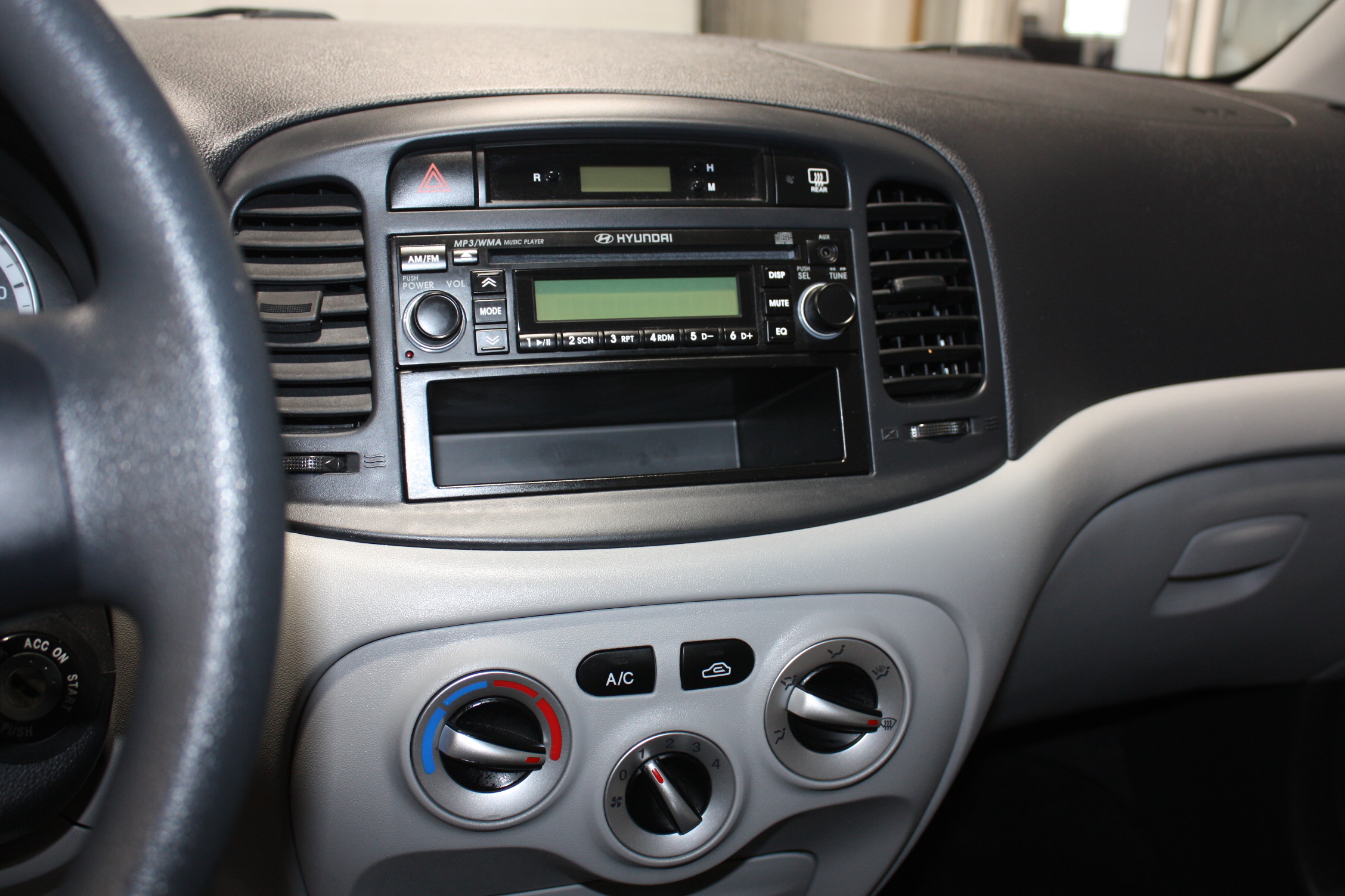 2009 HYUNDAI ACCENT GL