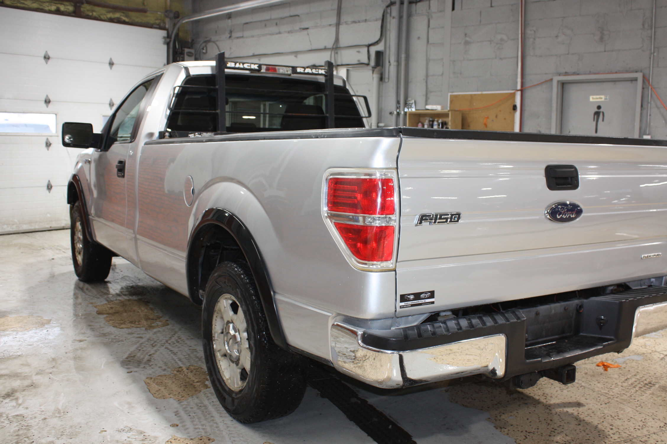 2010 FORD F-150 XLT 4X4 REG CAB BOITE 8 PIEDS