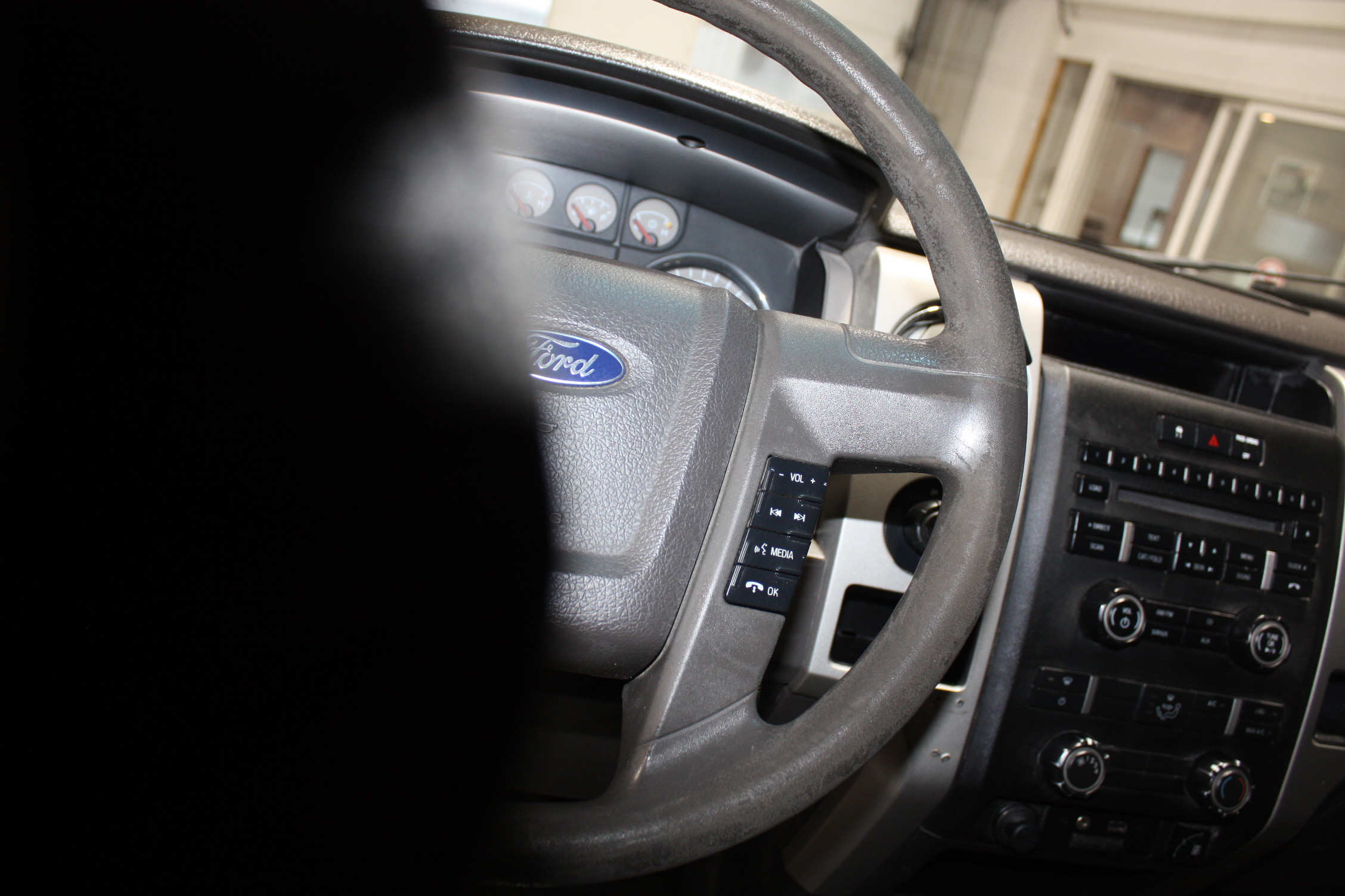 2010 FORD F-150 XLT 4X4 REG CAB BOITE 8 PIEDS