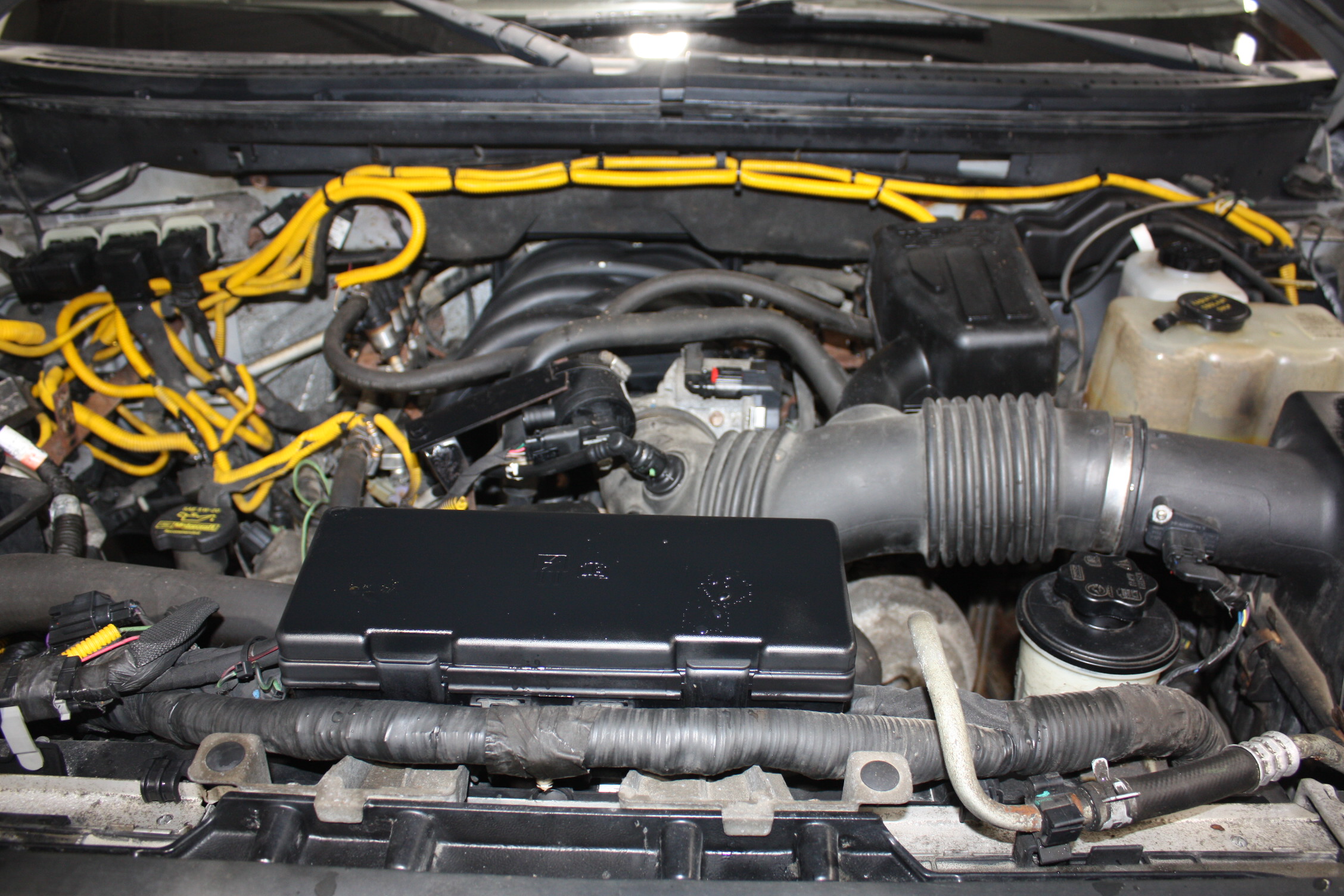 2010 FORD F-150 XLT 4X4 REG CAB BOITE 8 PIEDS