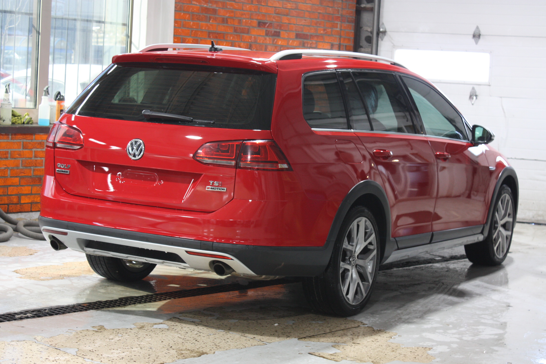 2017 VOLKSWAGEN GOLF ALLTTRACK