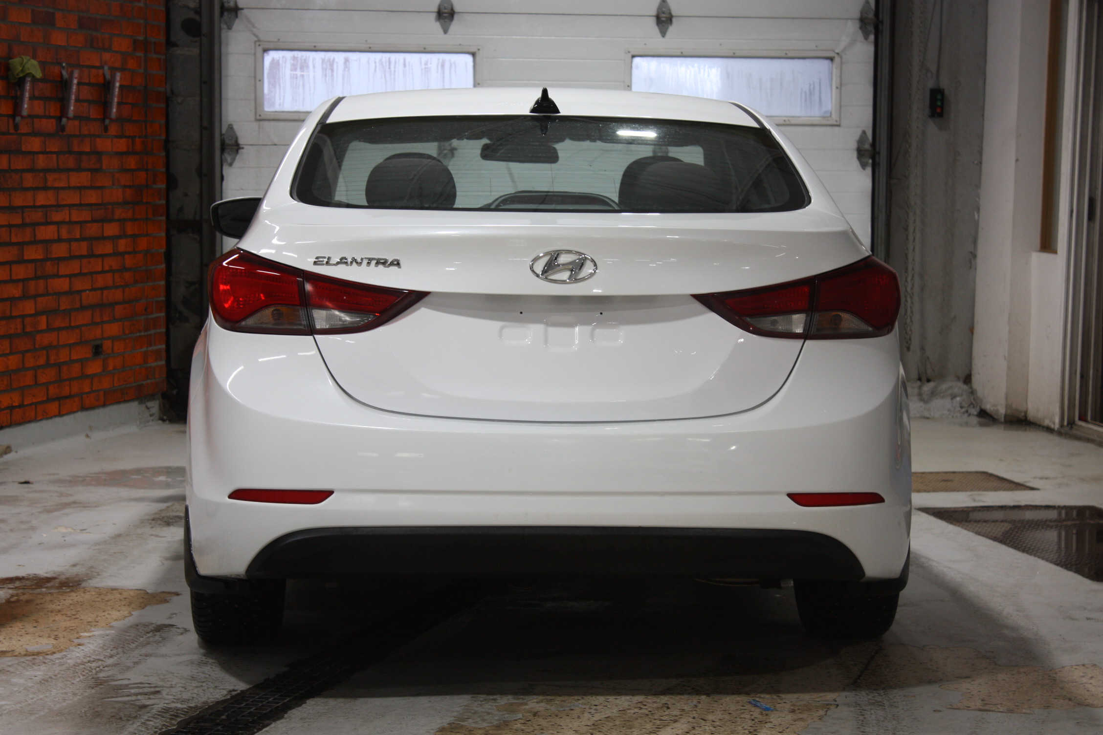 2016 HYUNDAI ELANTRA GL