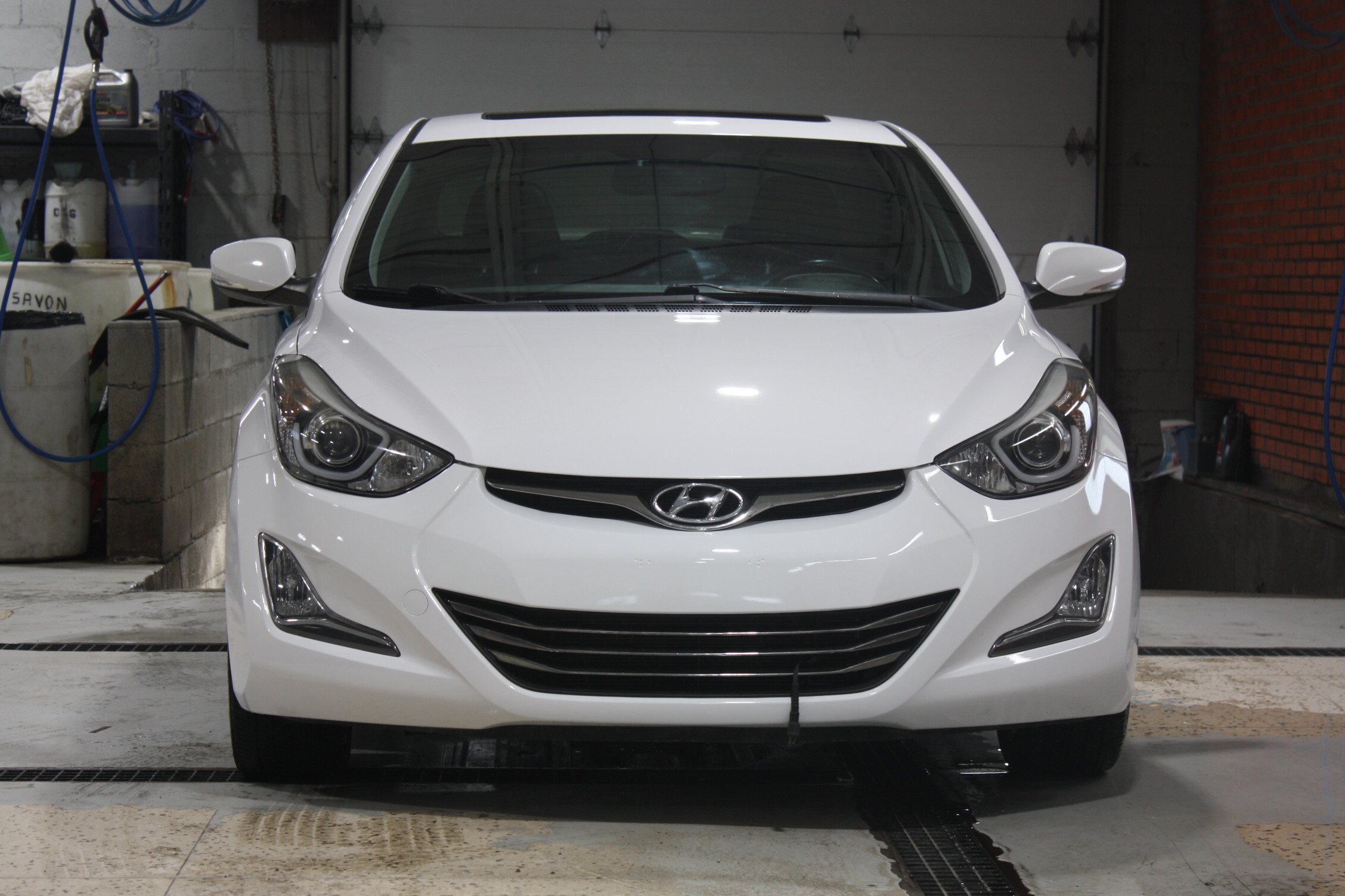 2015 HYUNDAi ELANTRA LIMITED
