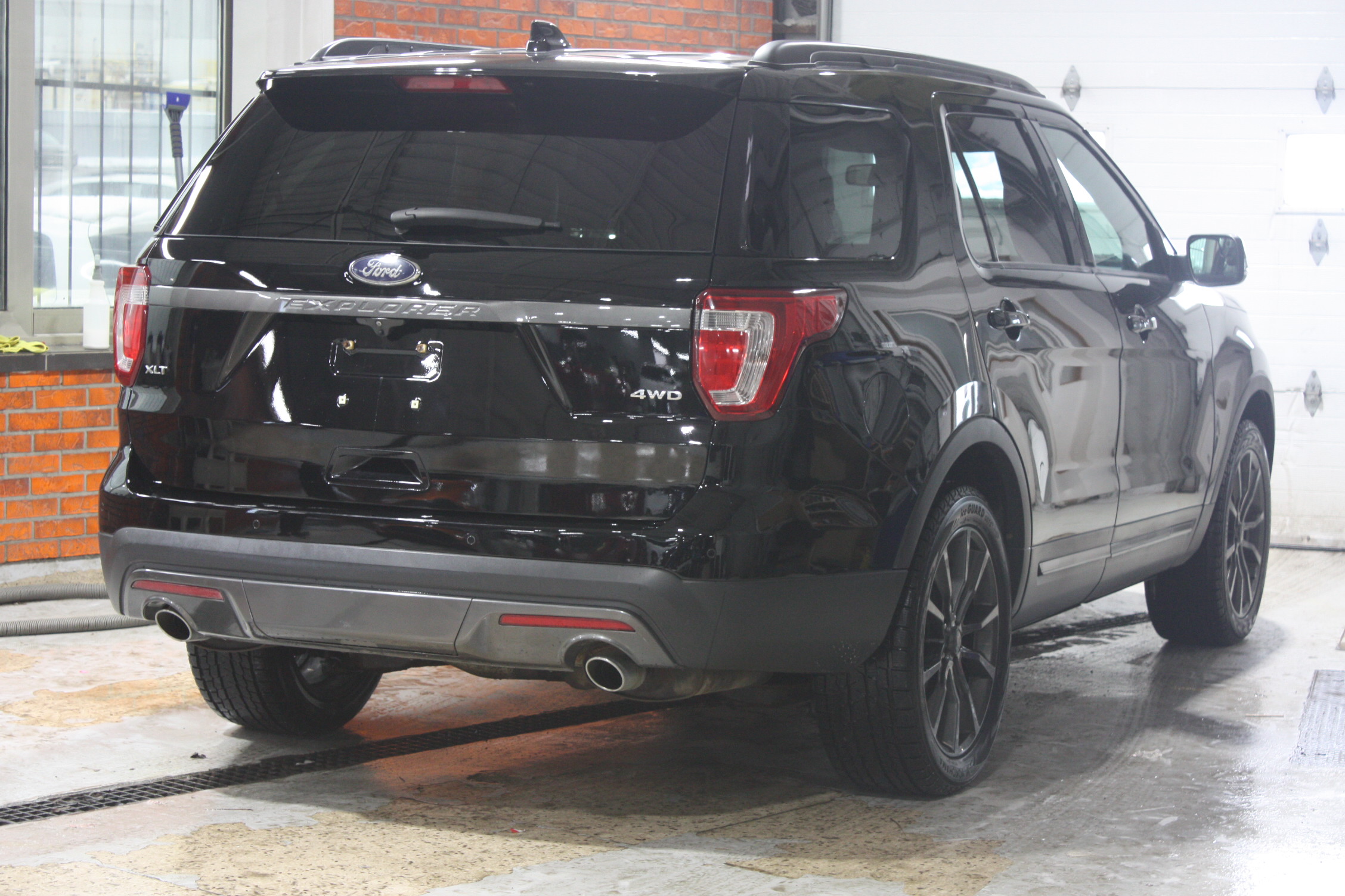 2017 FORD EXPLORER XLT SPORT AWD