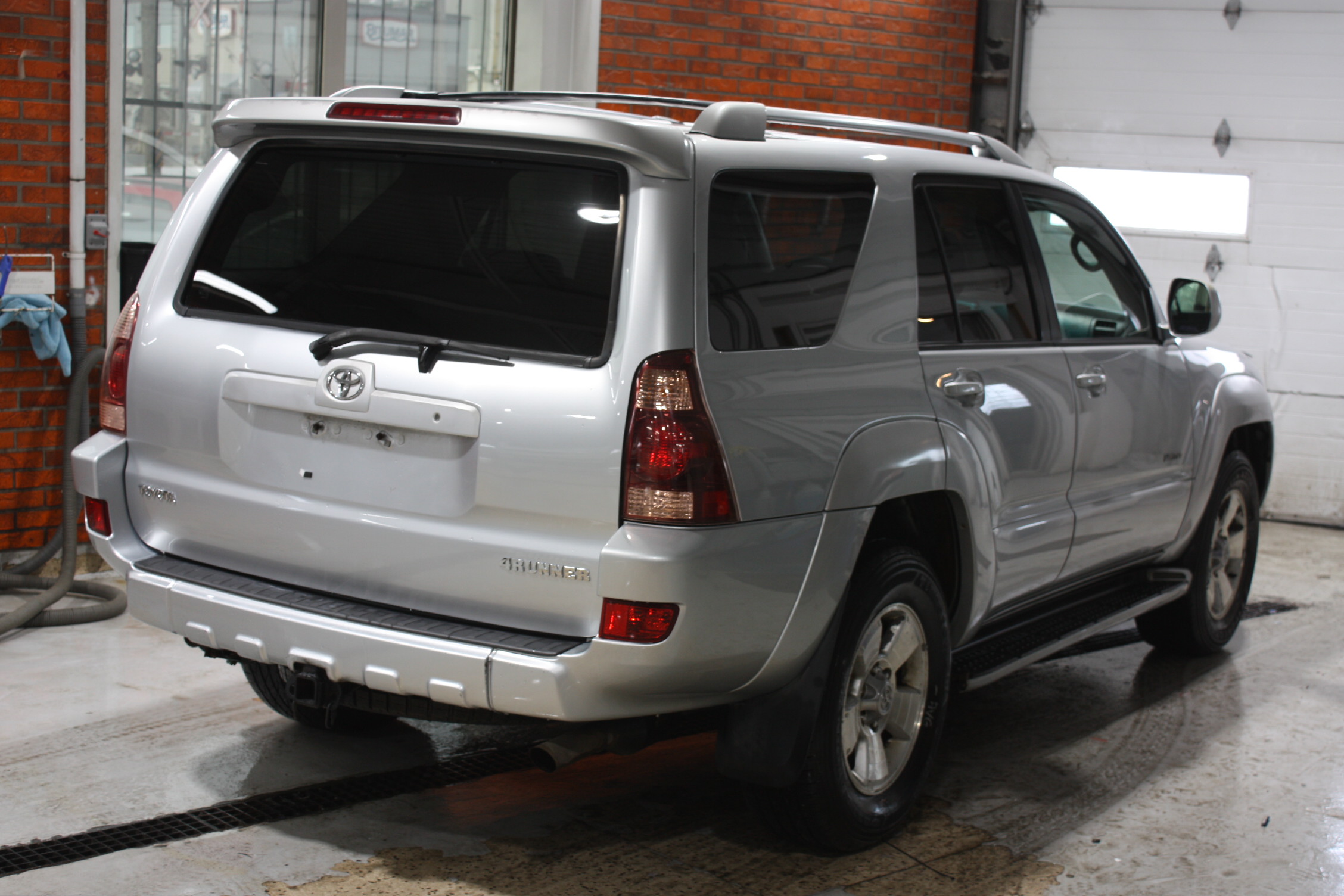 2003 TOYOTA 4RUNNER LIMITED V8 4X4