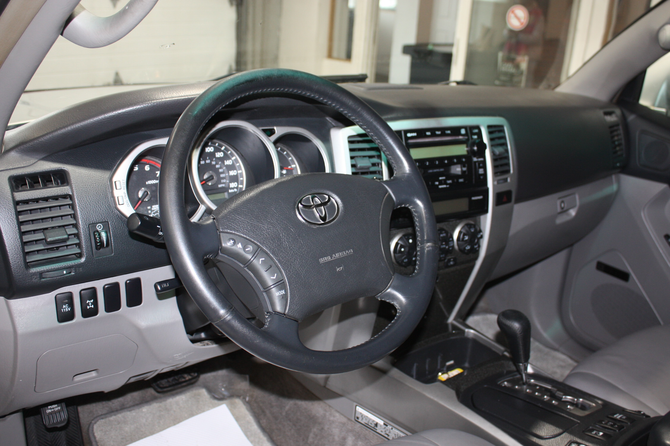 2003 TOYOTA 4RUNNER LIMITED V8 4X4