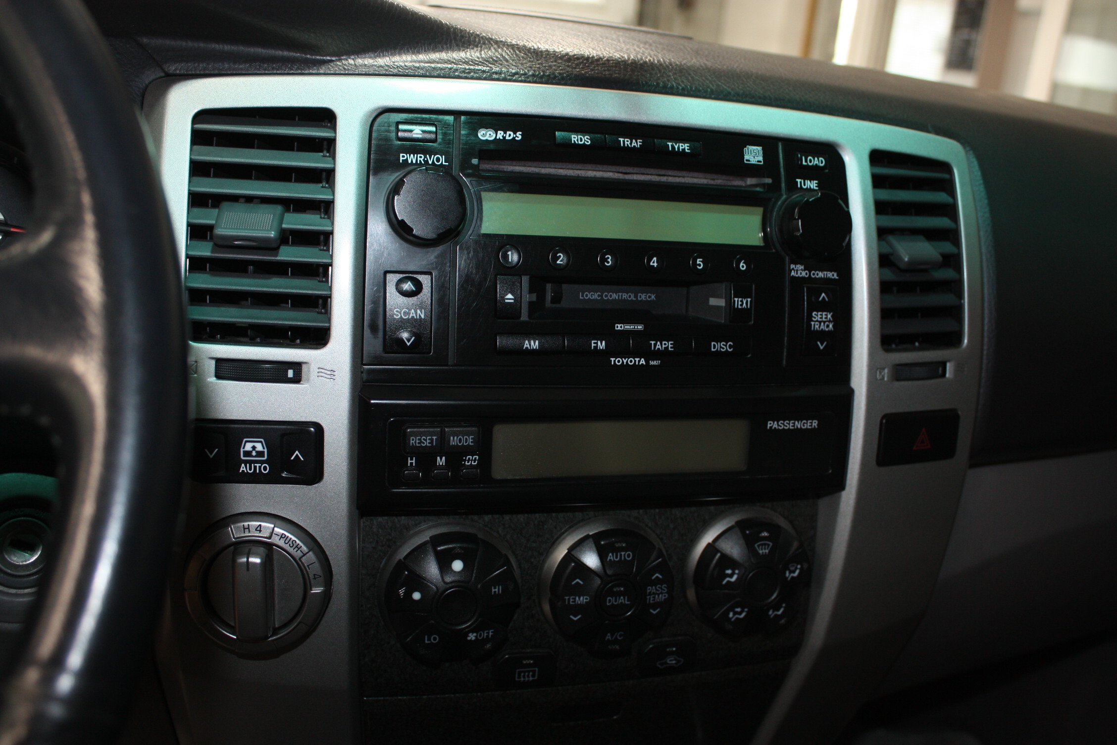 2003 TOYOTA 4RUNNER LIMITED V8 4X4