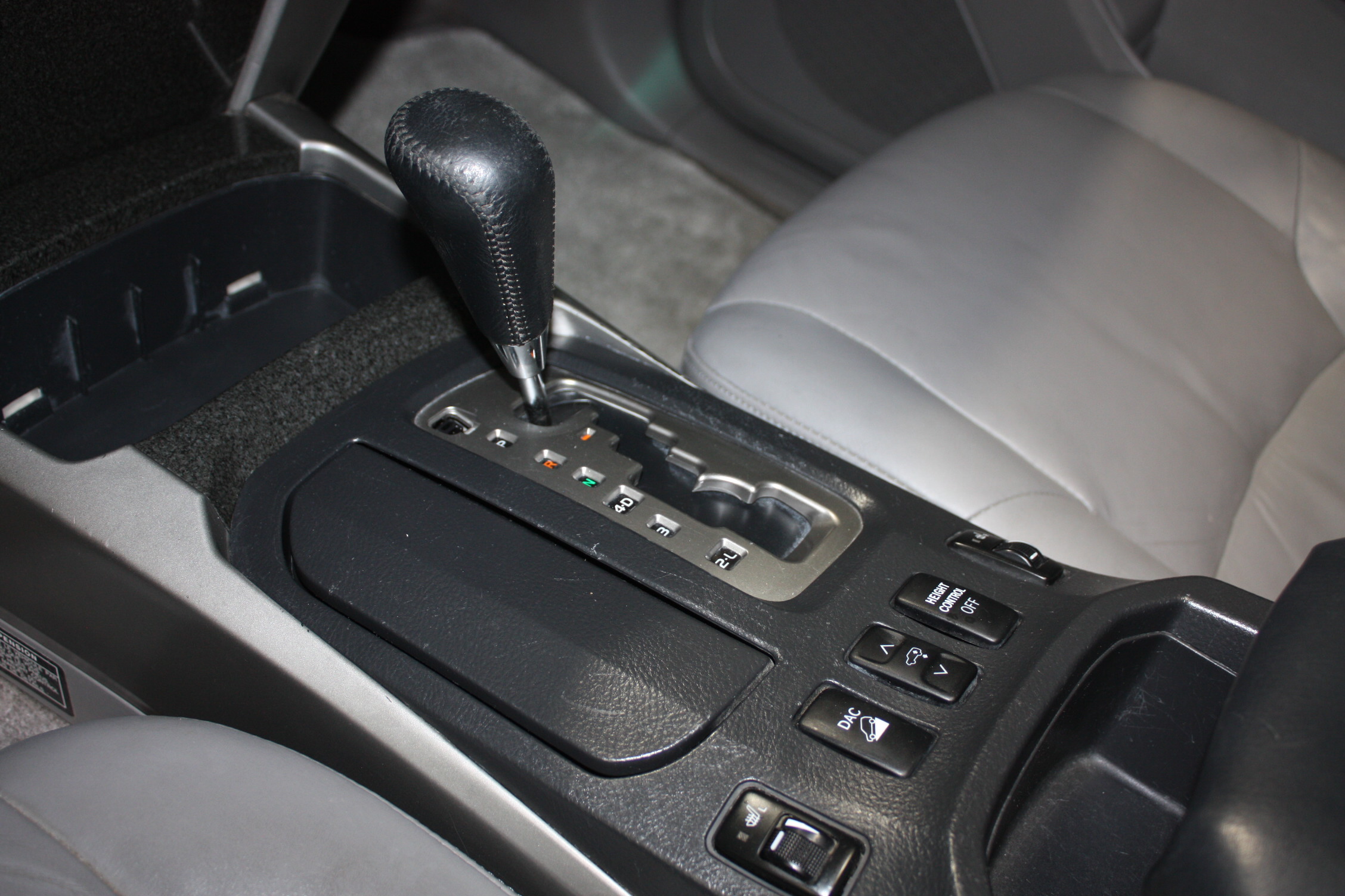 2003 TOYOTA 4RUNNER LIMITED V8 4X4