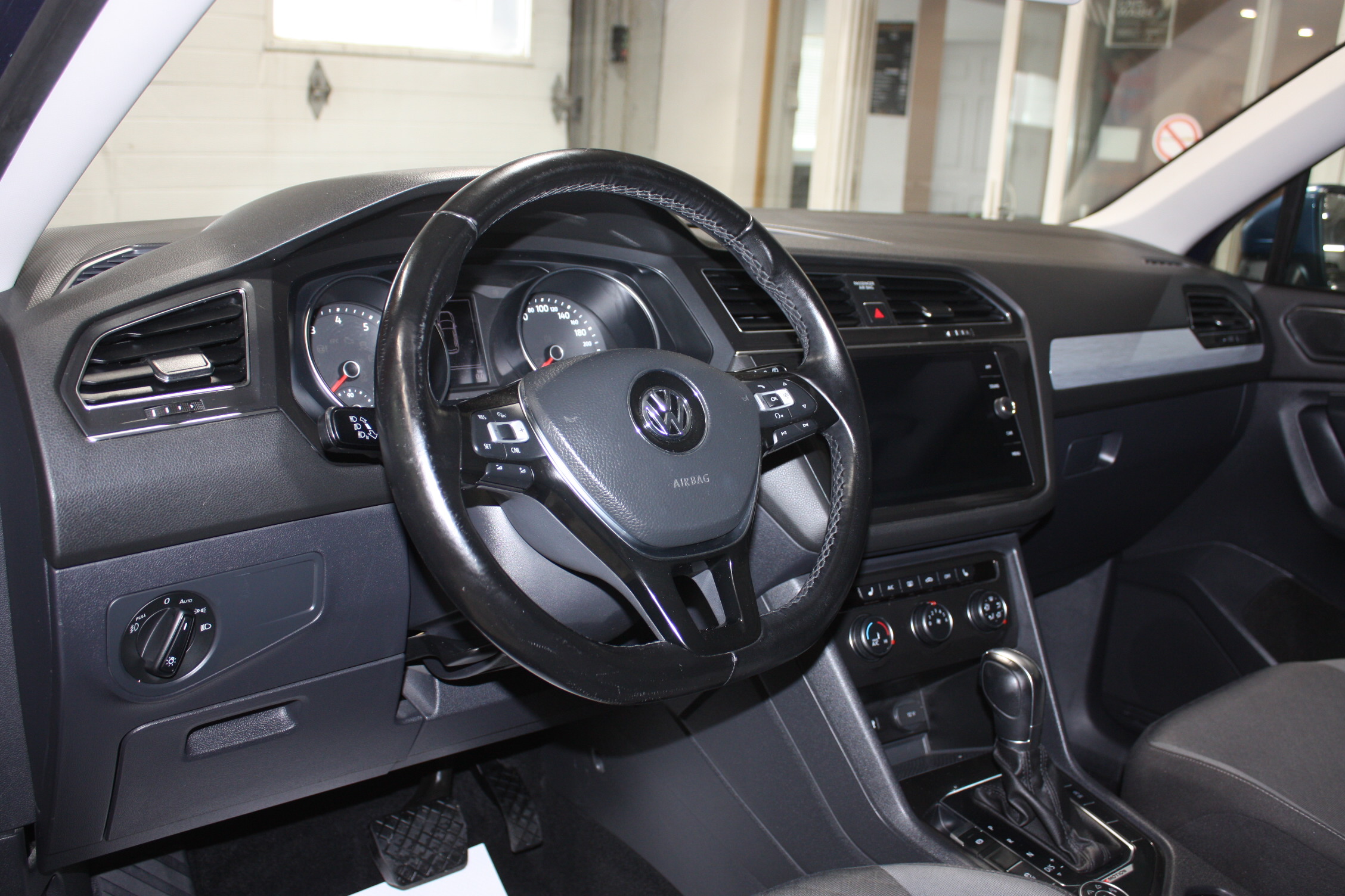 2018 VOLKSWAGEN TIGUAN TRENDLINE AWD