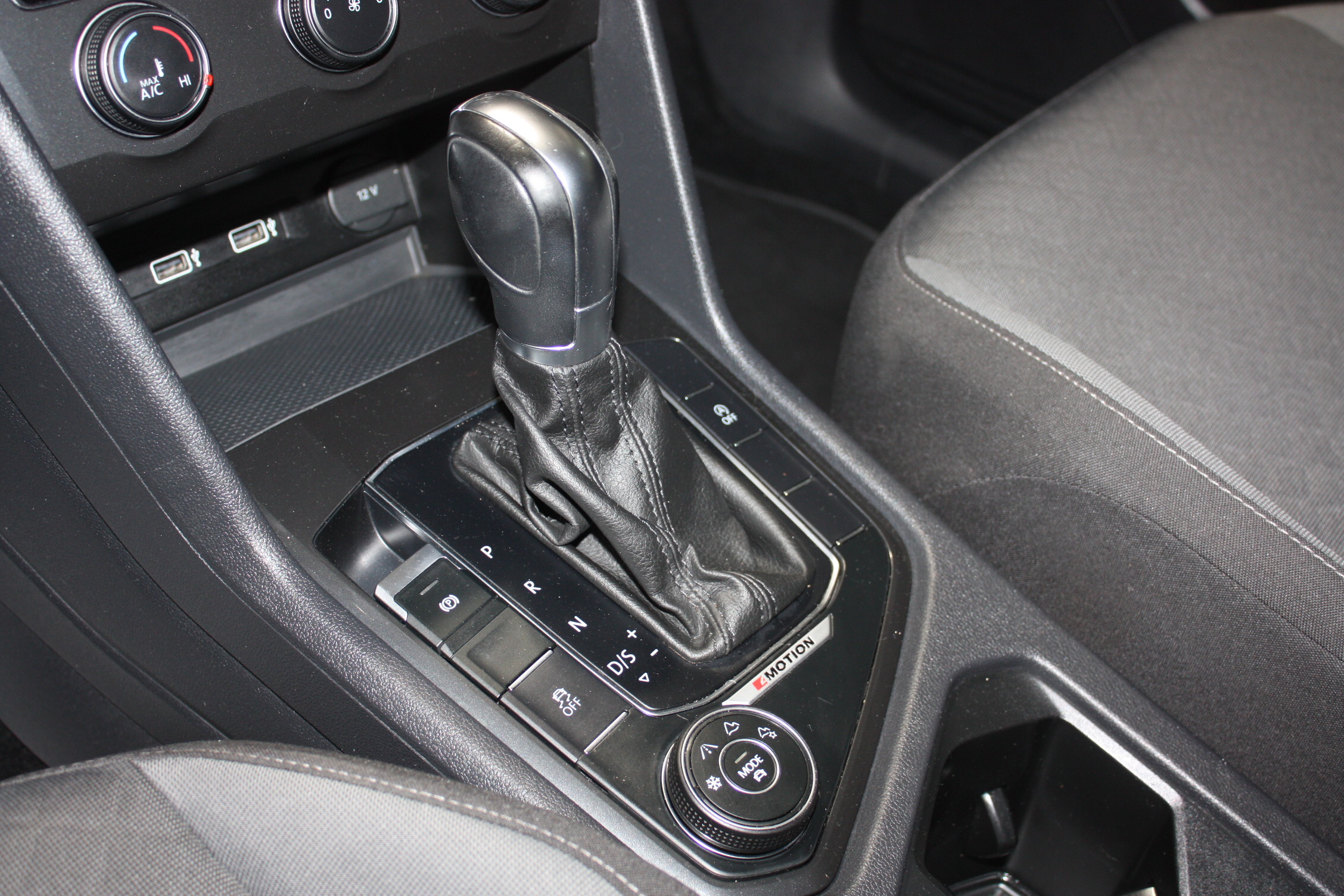 2018 VOLKSWAGEN TIGUAN TRENDLINE AWD