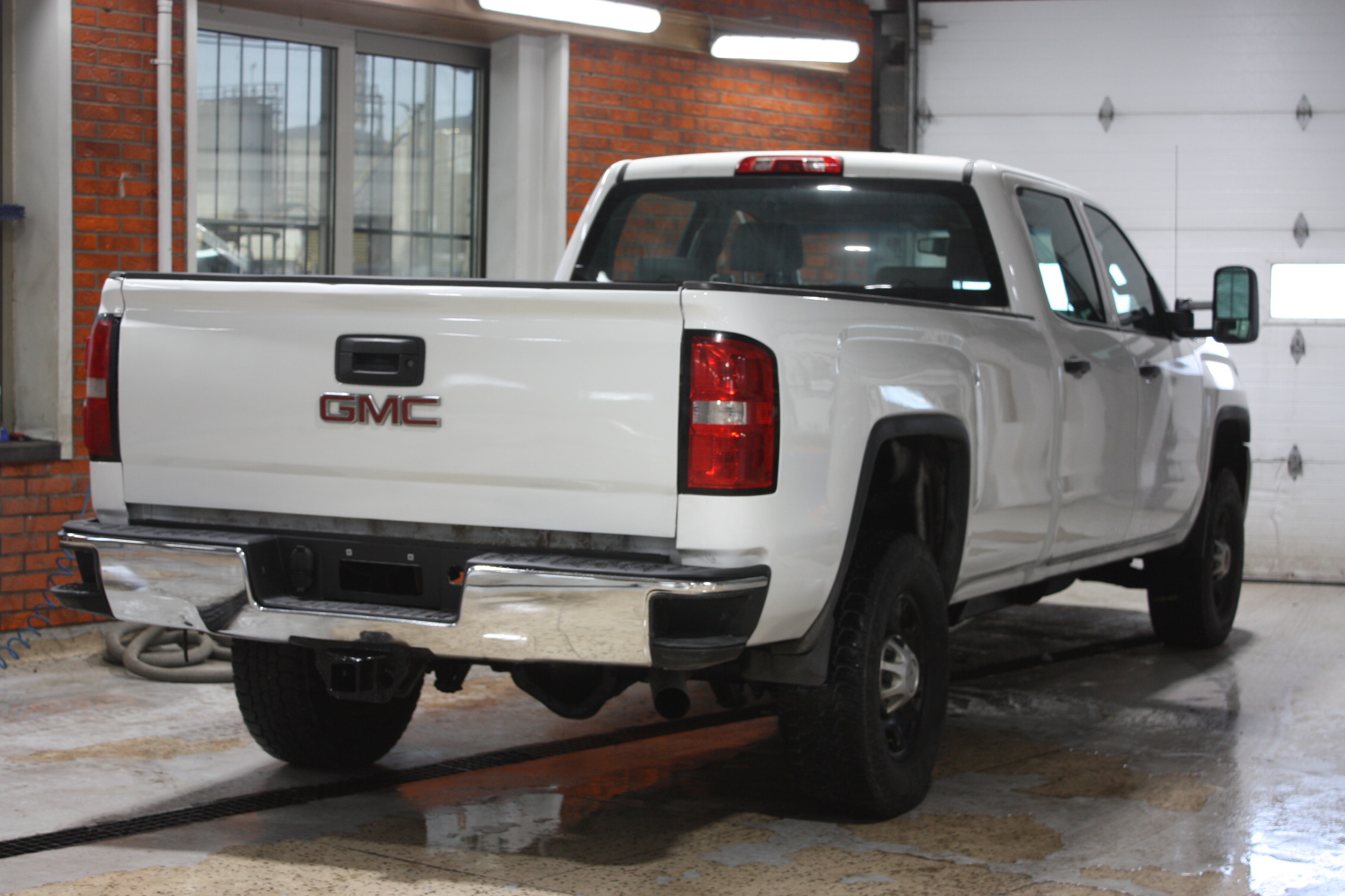 2016 GMC SIERRA 2500 HD CREW CAB 4X4 8 &lsquo; BED