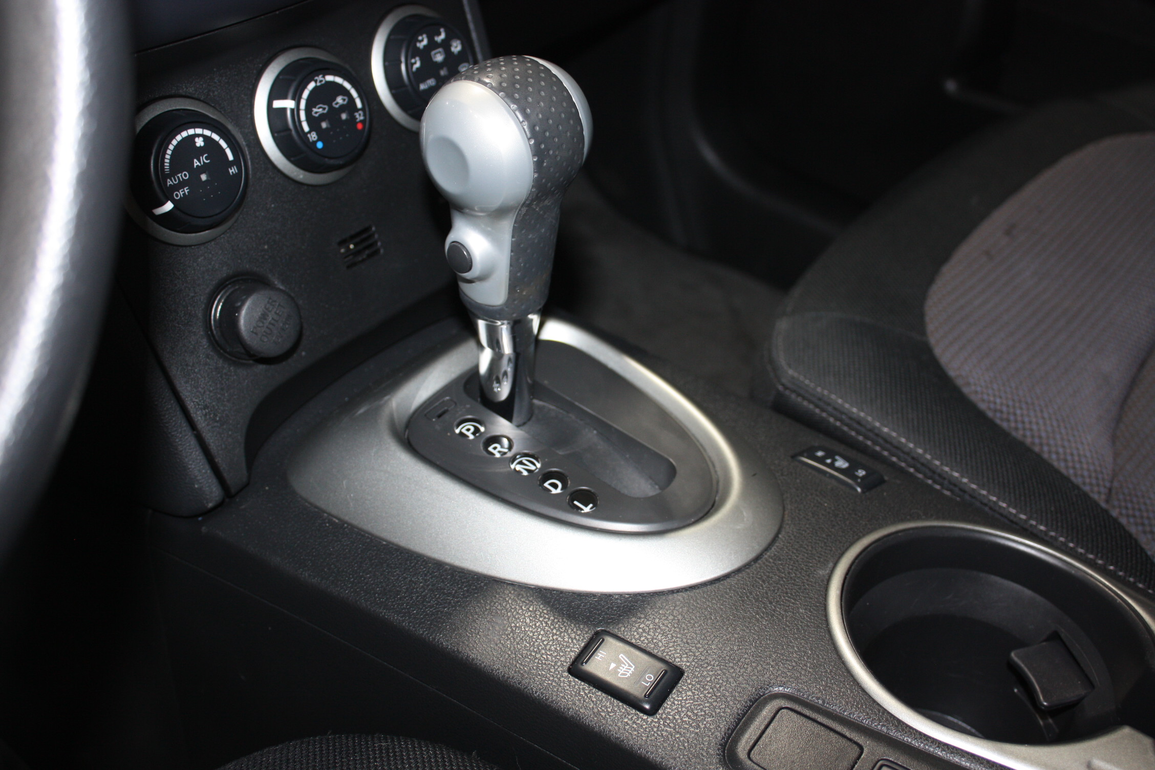 2013 NISSAN ROGUE SV AWD