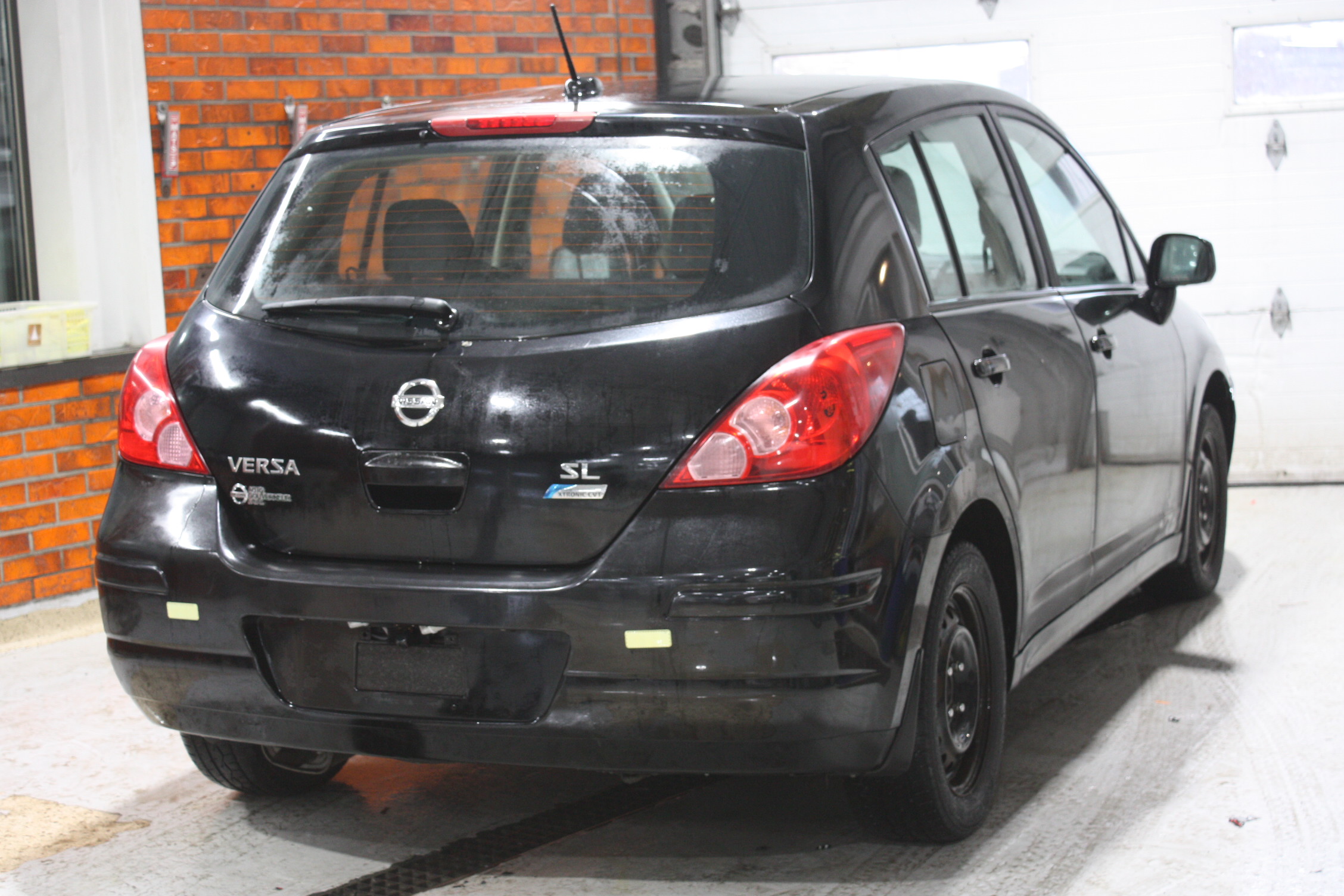 2011 NISSAN VERSA