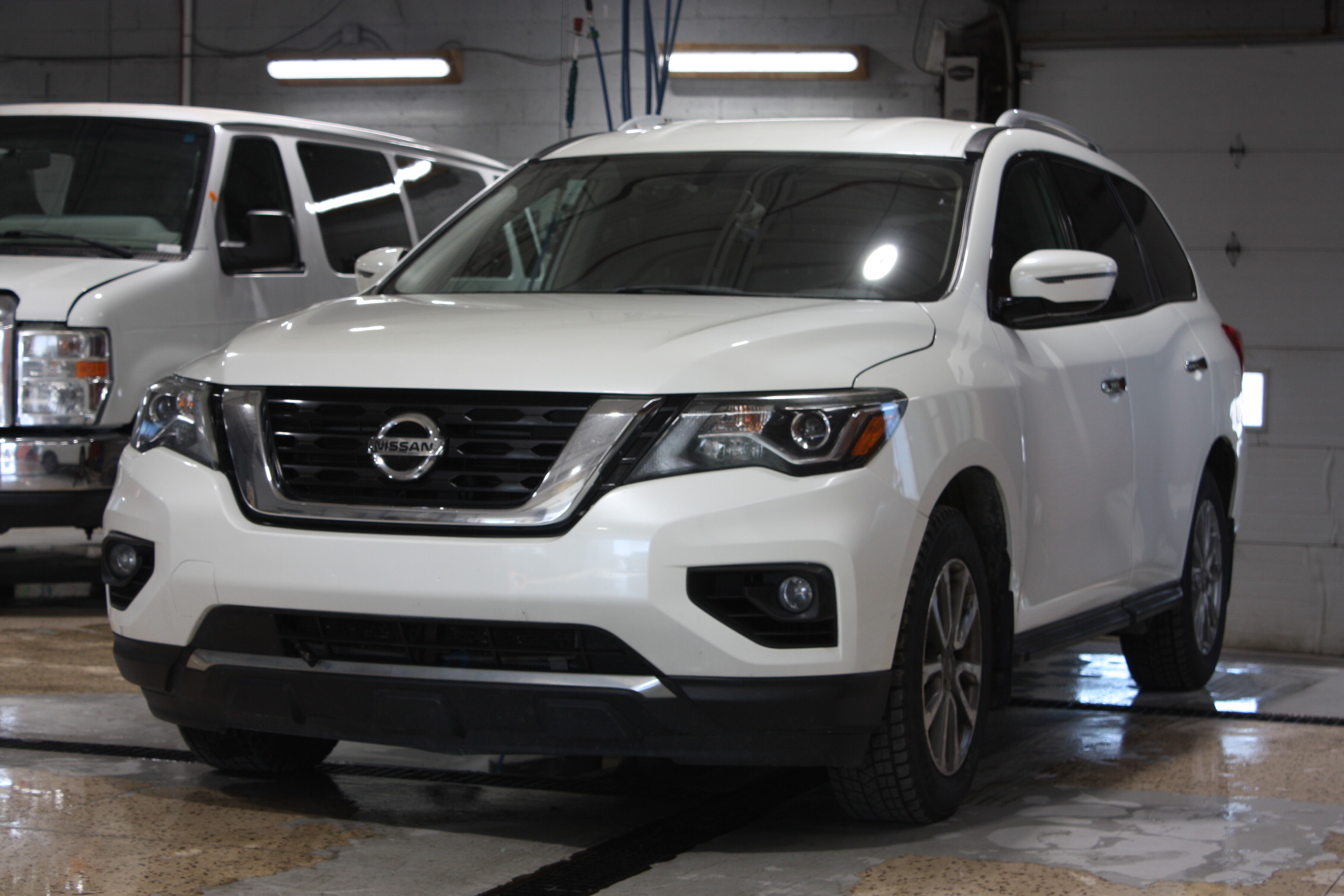 2017 NISSAN PATHFINDER SV AWD