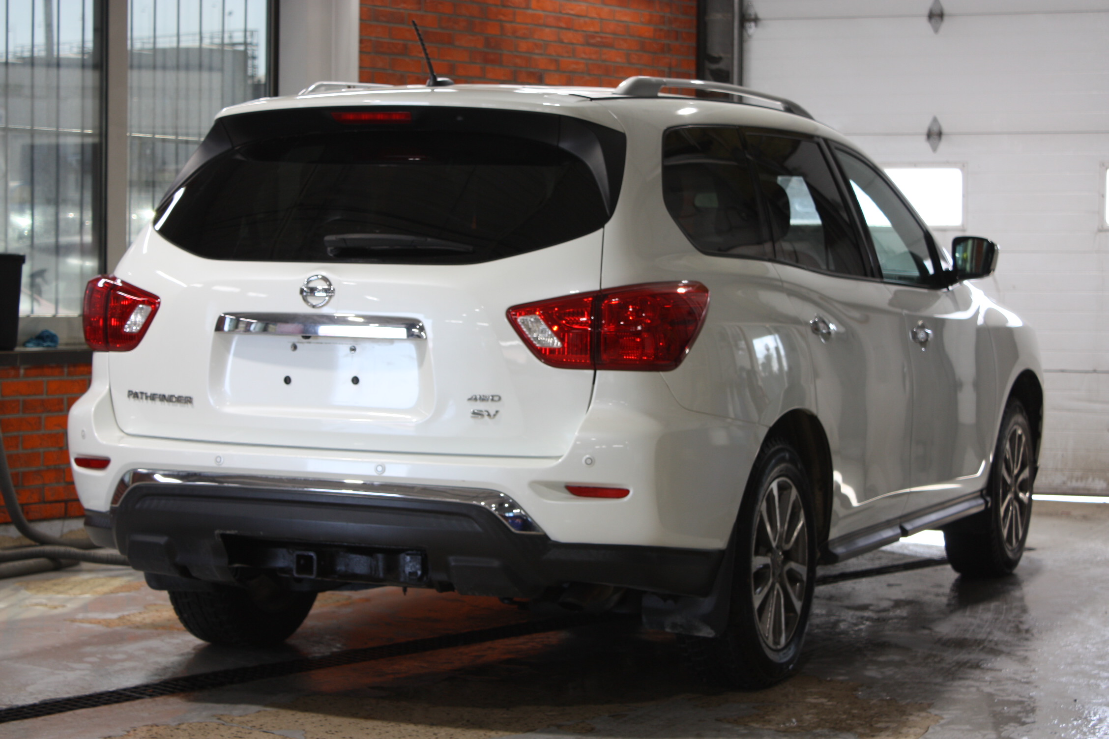 2017 NISSAN PATHFINDER SV AWD