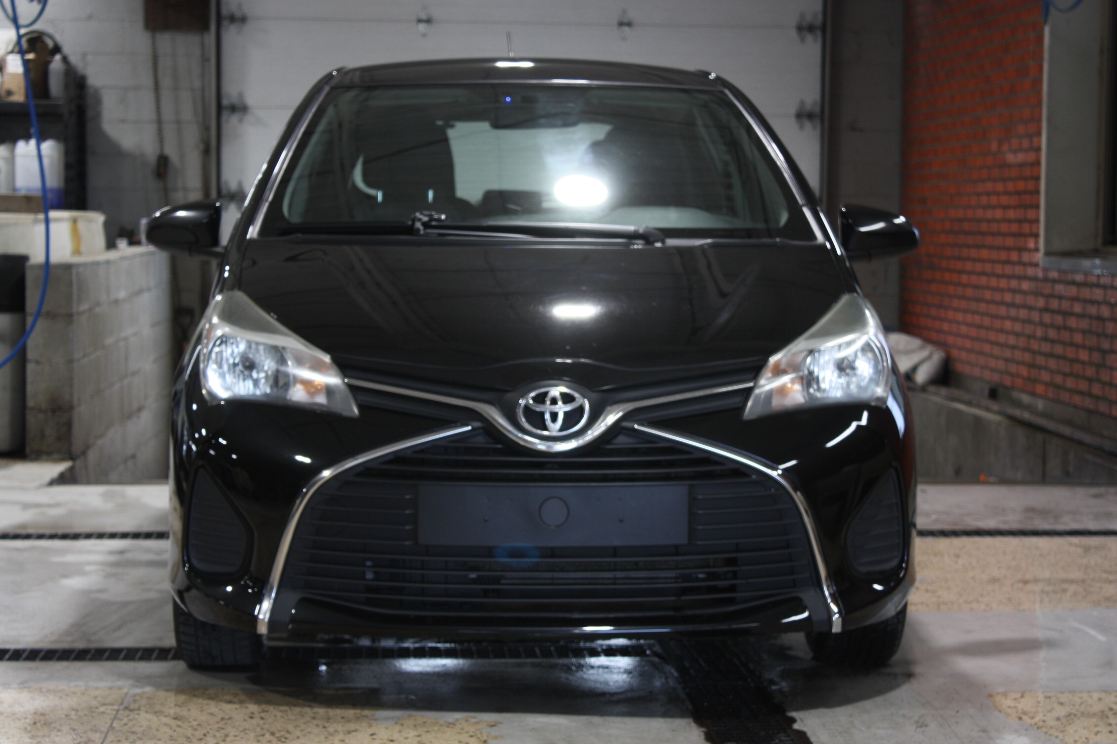 2016 TOYOTA YARIS