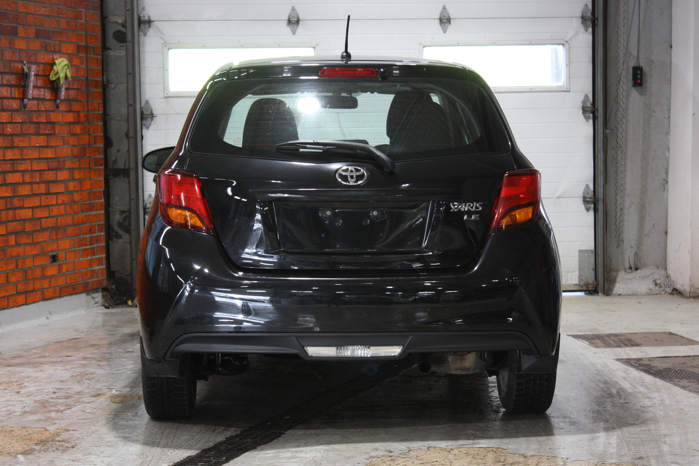 2016 TOYOTA YARIS