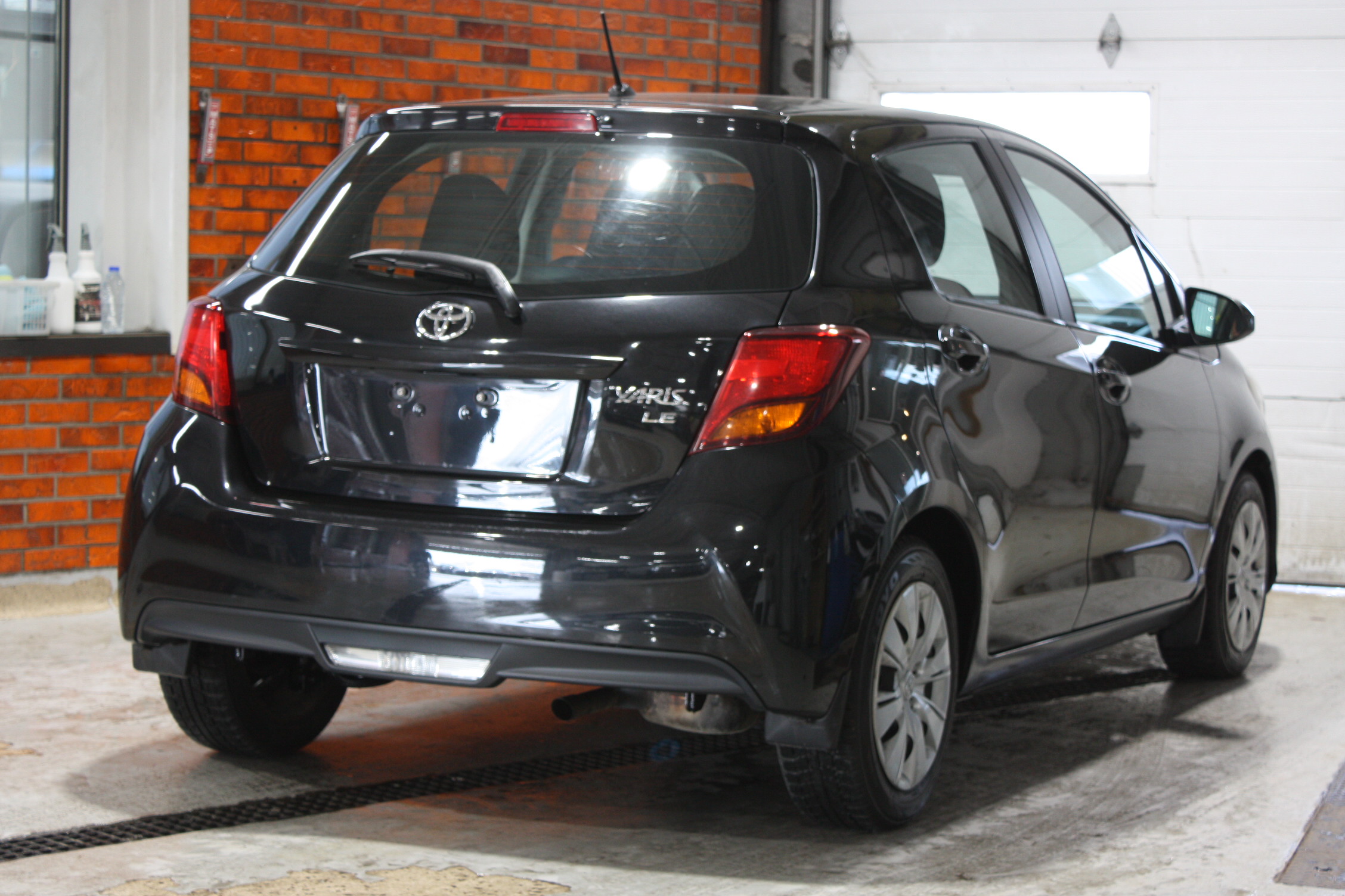 2016 TOYOTA YARIS