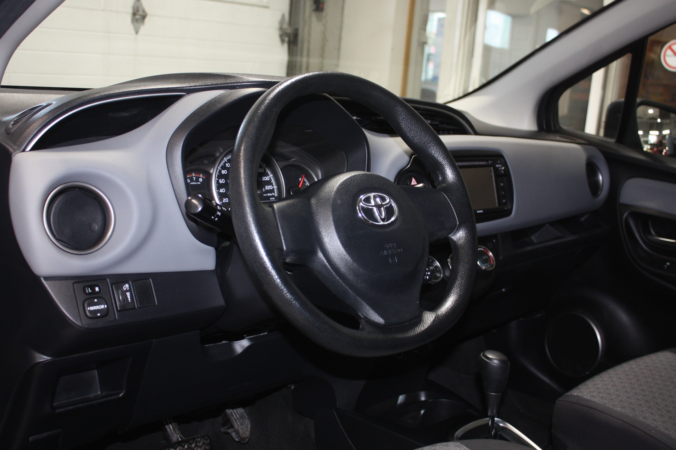2016 TOYOTA YARIS