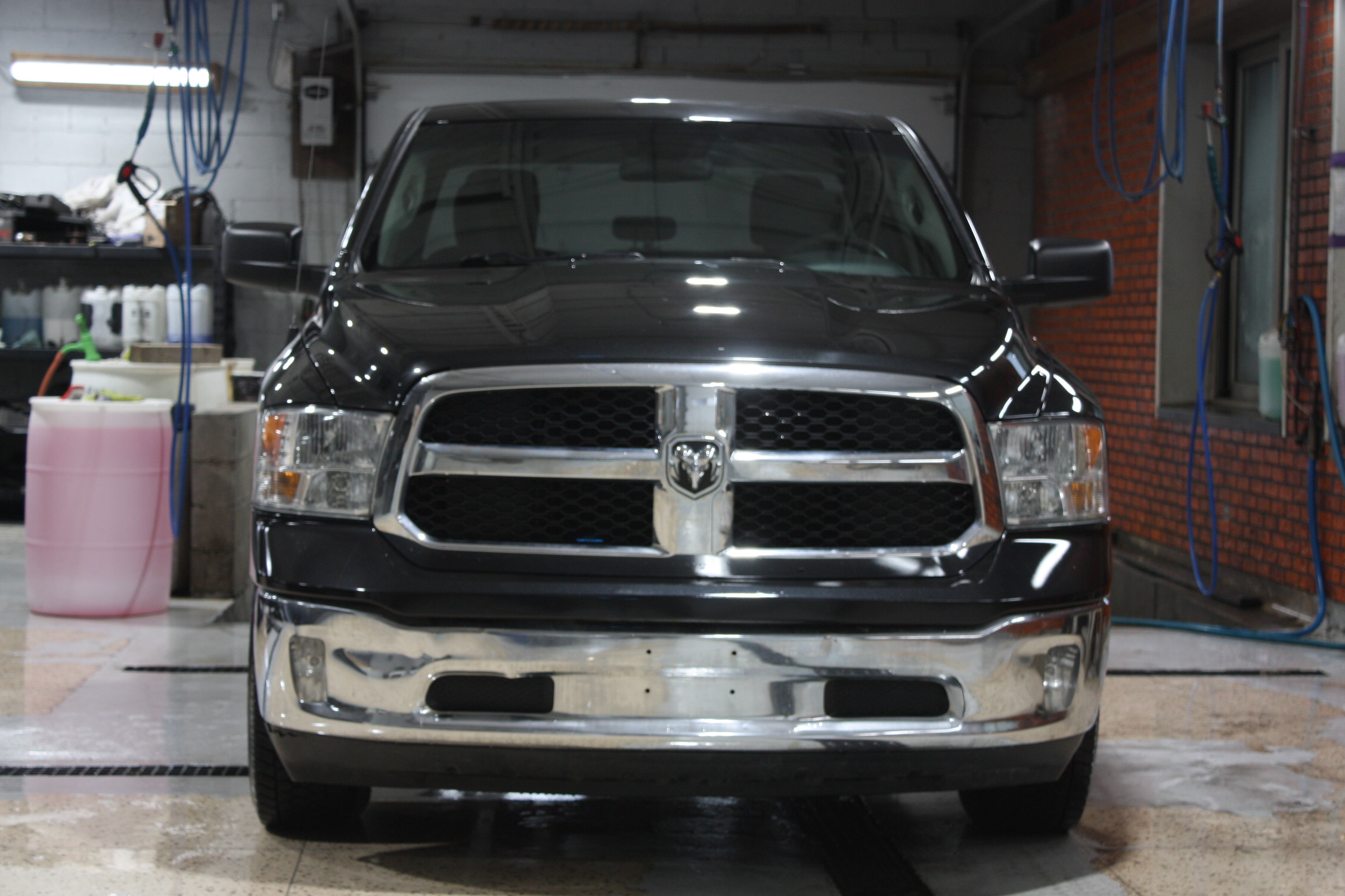 2016 RAM 1500 SXT QUAD CAB 4X4
