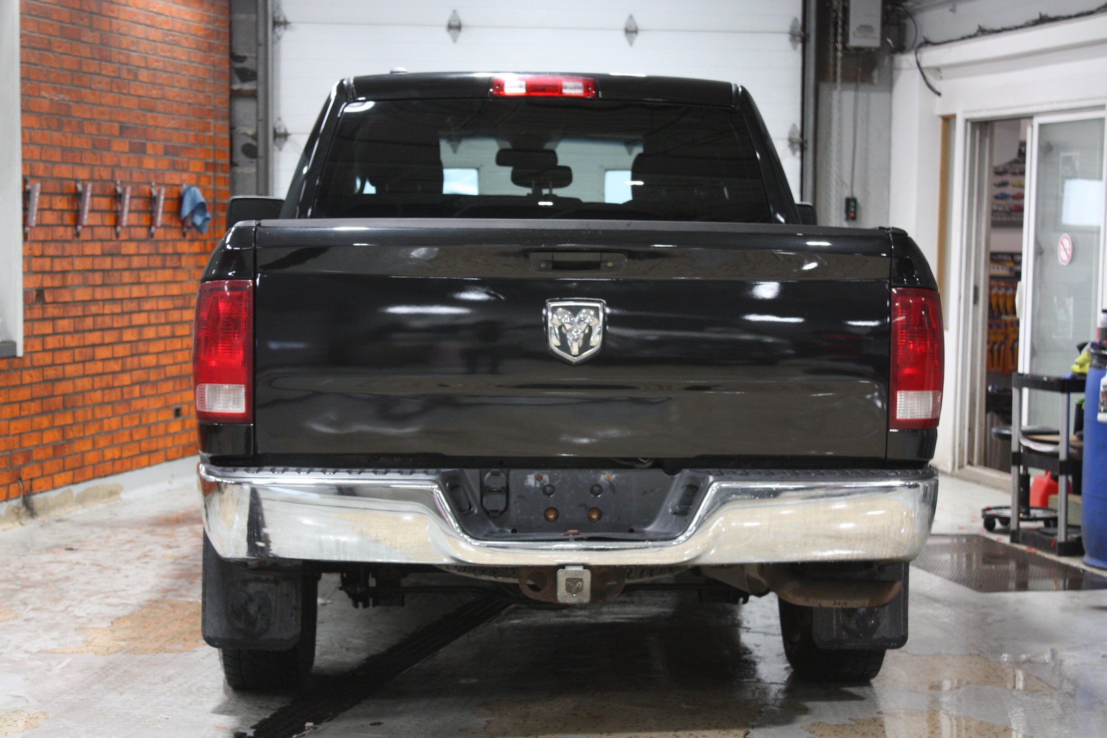 2016 RAM 1500 SXT QUAD CAB 4X4