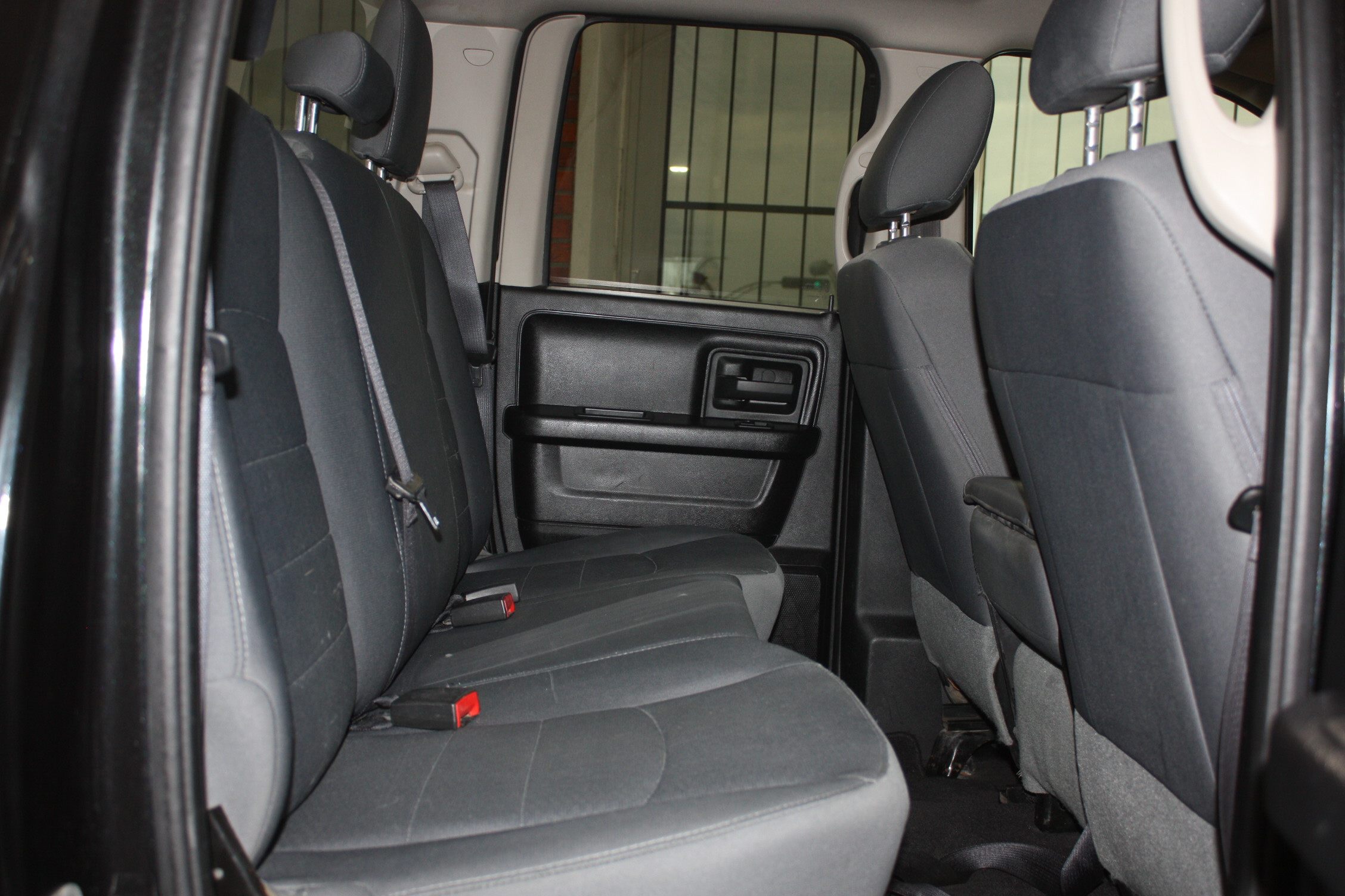 2016 RAM 1500 SXT QUAD CAB 4X4