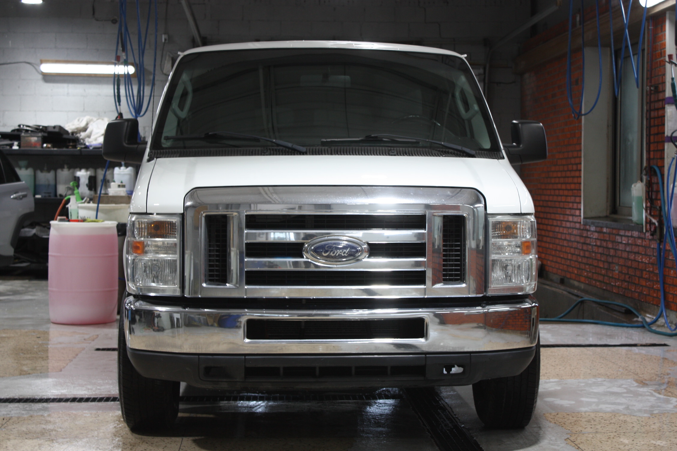2013 FORD ECONOLINE WAGON 15 PASSAGERS