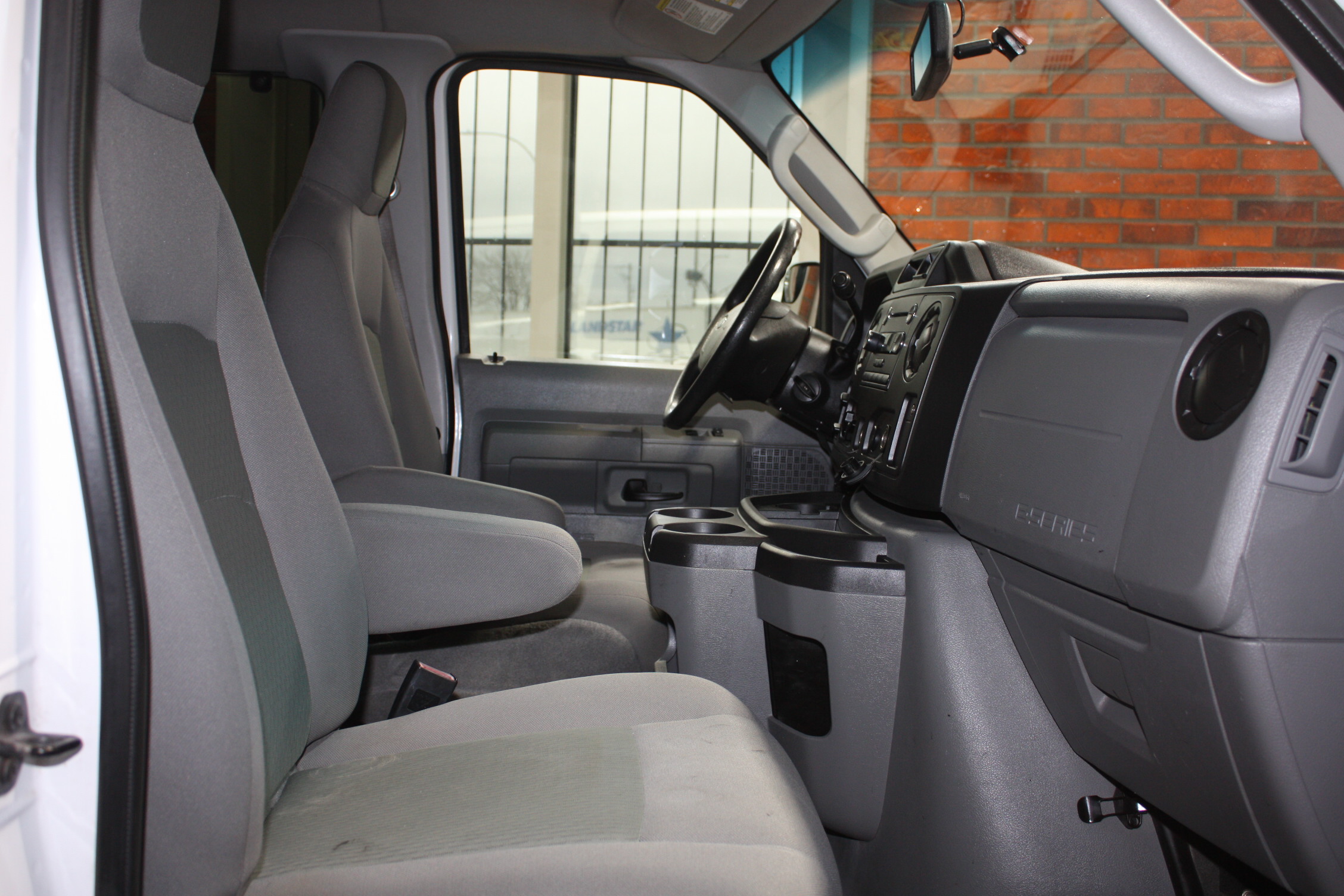 2013 FORD ECONOLINE WAGON 15 PASSAGERS