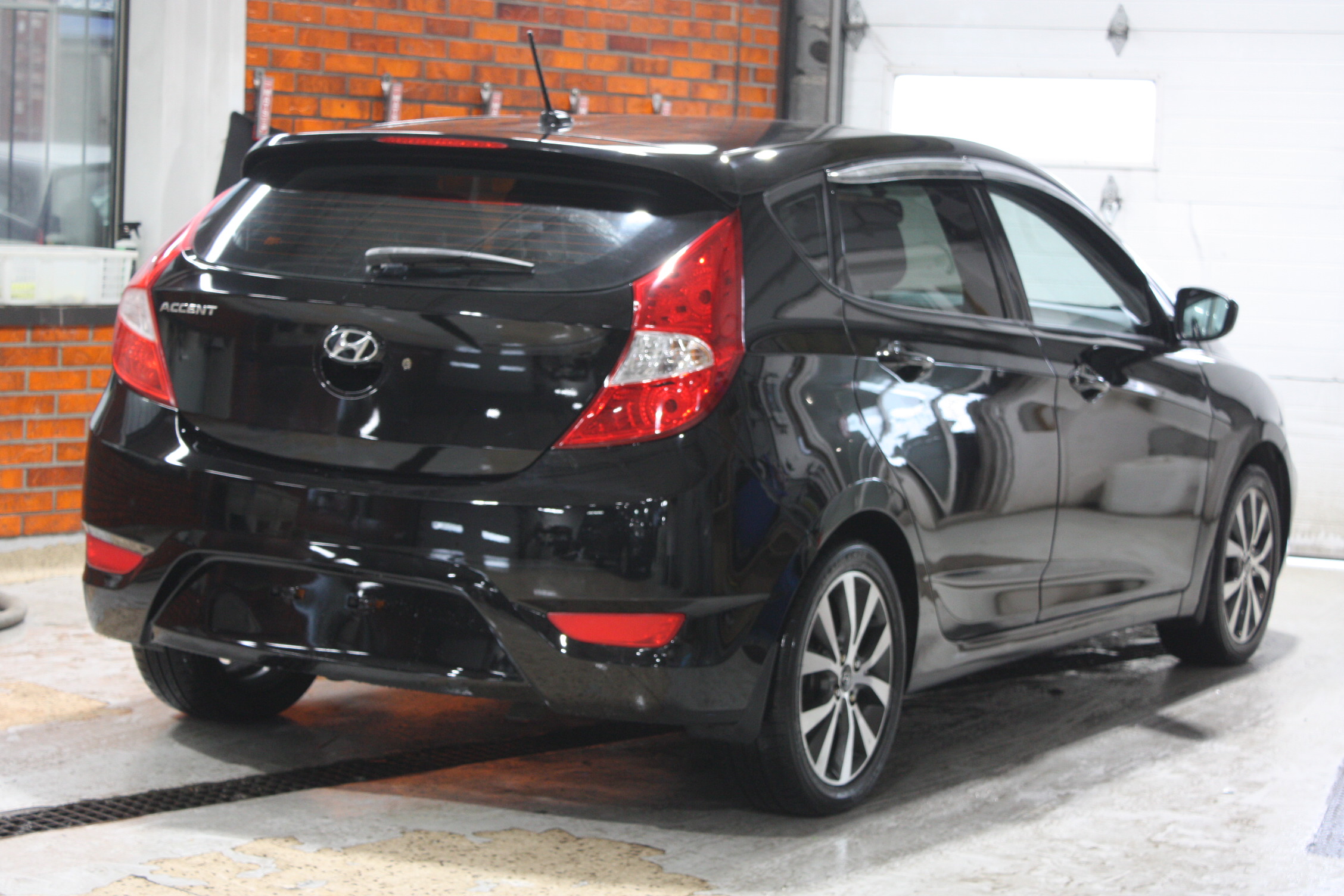 2013 HYUNDAI ACCENT HATCHBACK GL