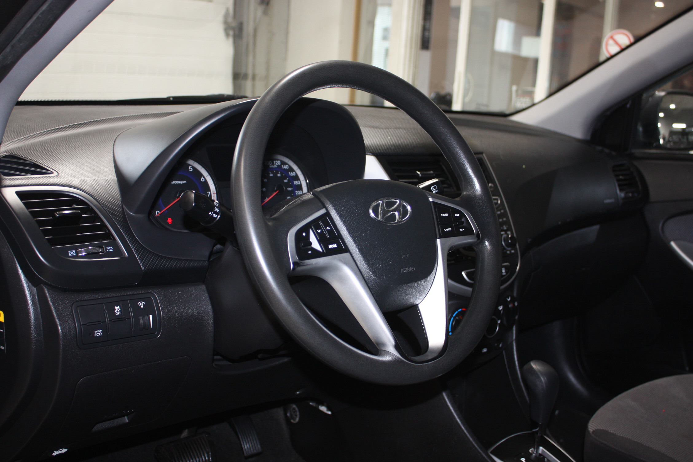 2013 HYUNDAI ACCENT HATCHBACK GL