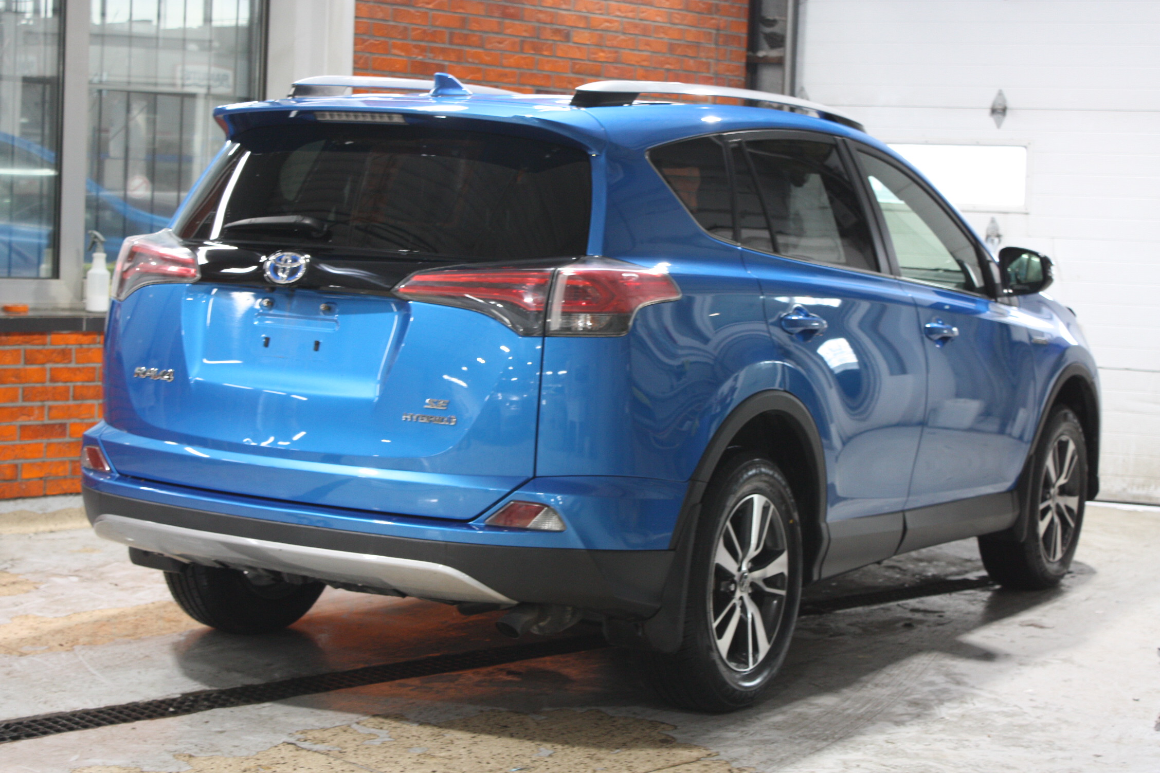 2017 TOYOTA RAV 4 SE HYBRIDE AWD