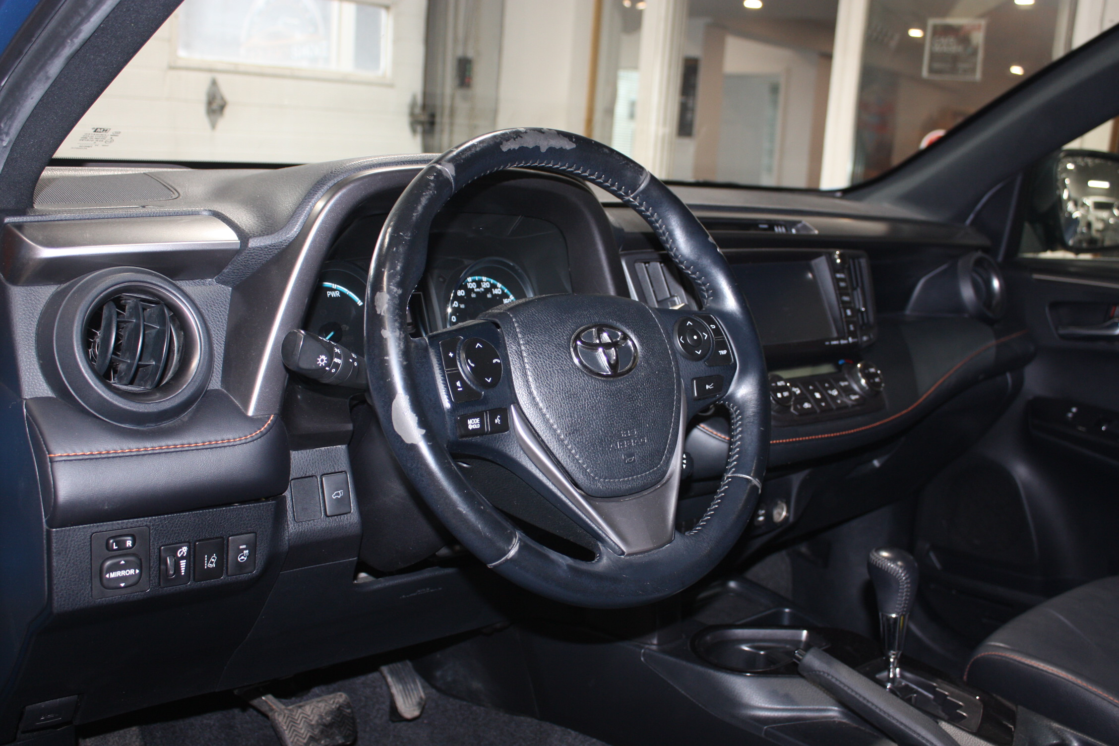 2017 TOYOTA RAV 4 SE HYBRIDE AWD