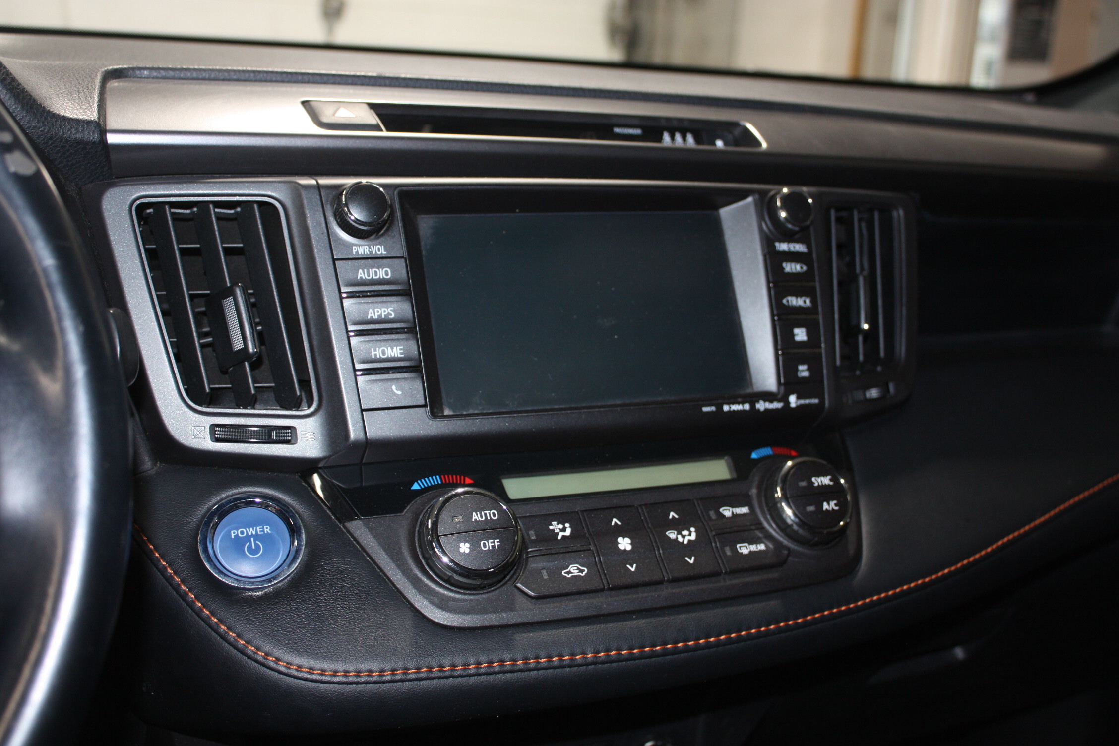 2017 TOYOTA RAV 4 SE HYBRIDE AWD