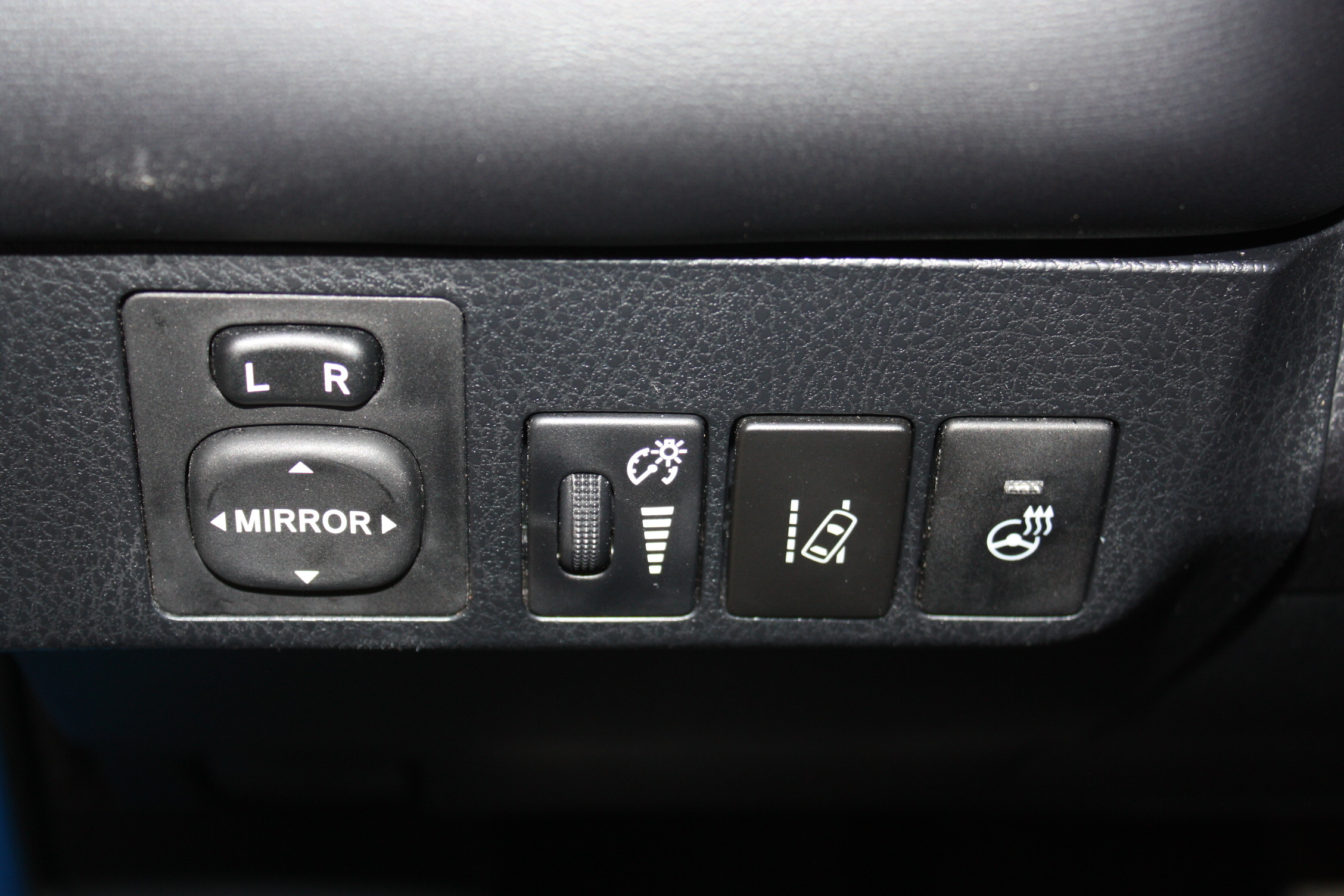 2017 TOYOTA RAV 4 SE HYBRIDE AWD