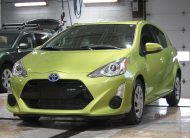 2015 TOYOTA PRIUS C TECH