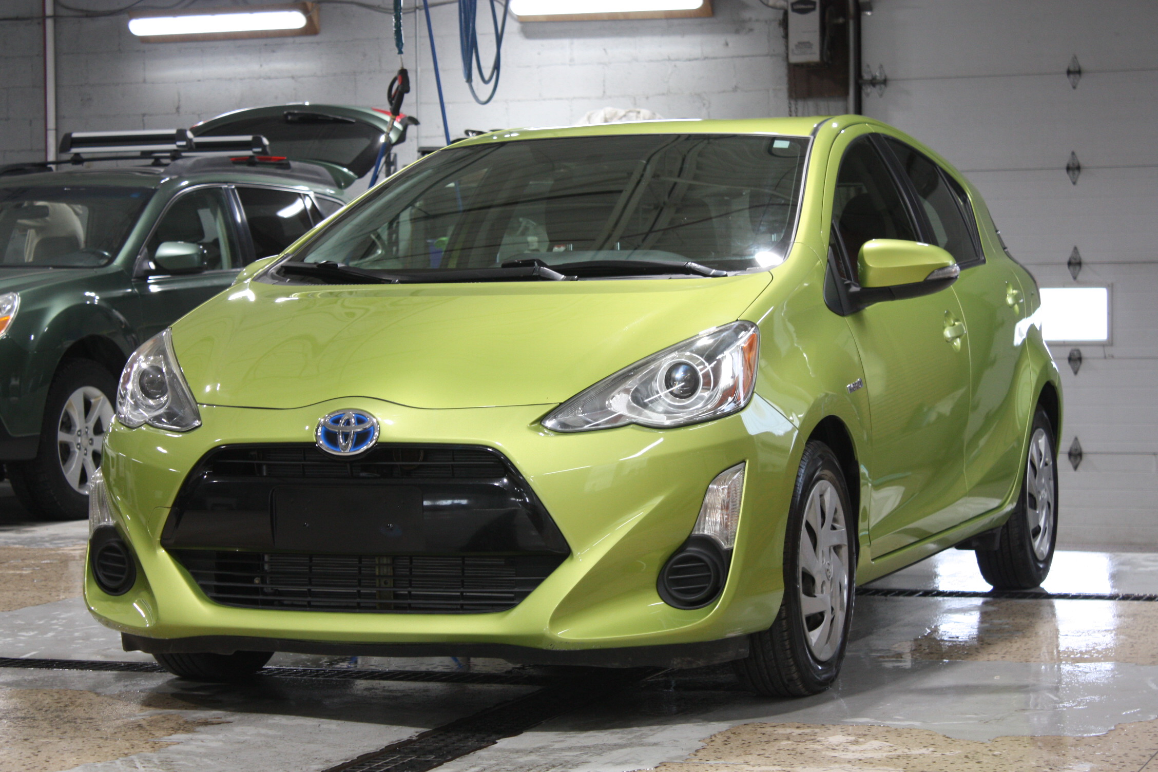2015 TOYOTA PRIUS C TECH