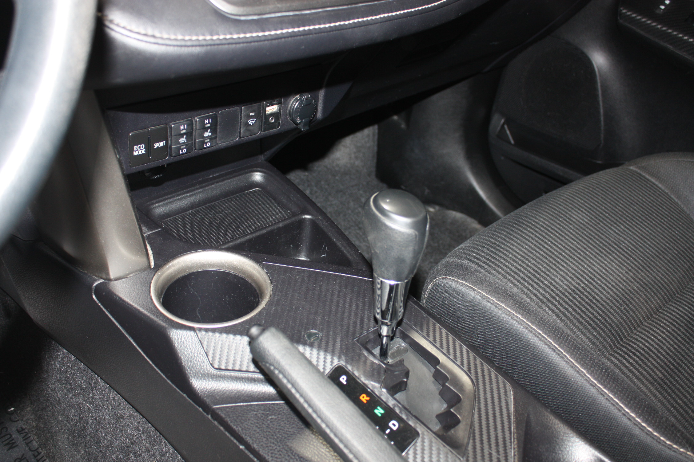 2015 TOYOTA RAV 4