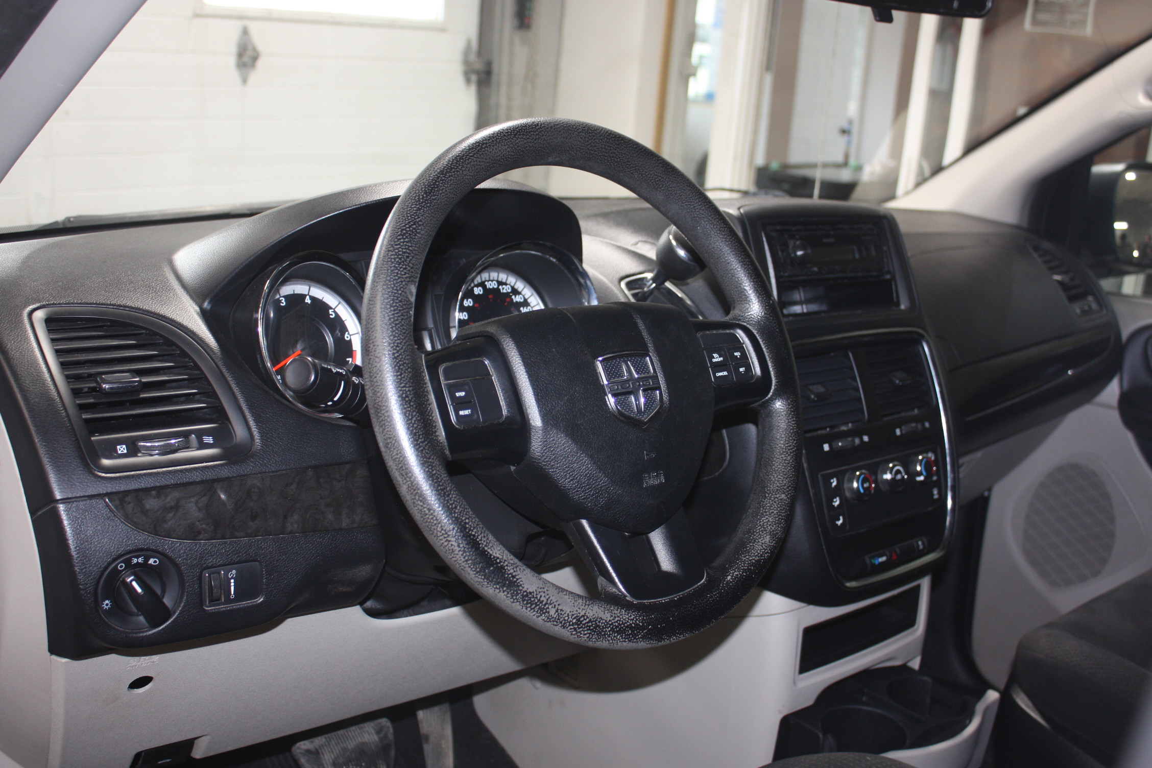 2017 DODGE GRAND CARAVAN SXT STOW AND GO
