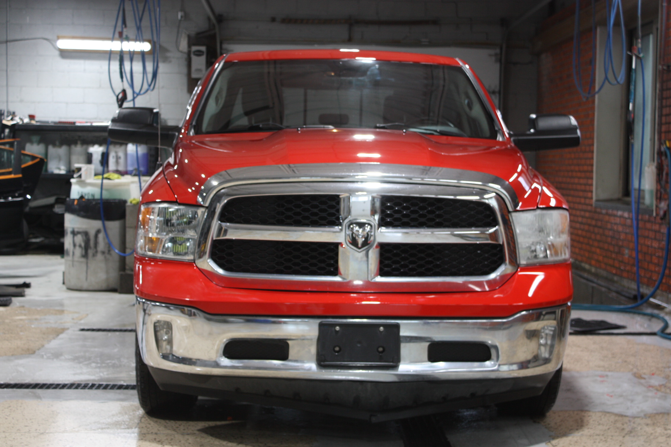 2015 RAM 1500 SLT CREW CAB 4X4