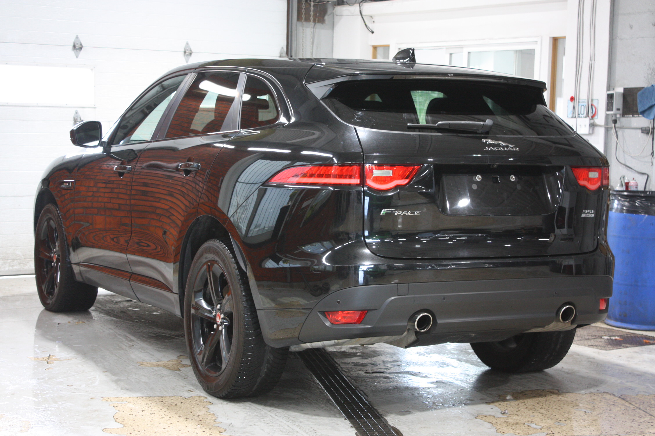 2017 JAGUAR F-PACE 35R-SPORT
