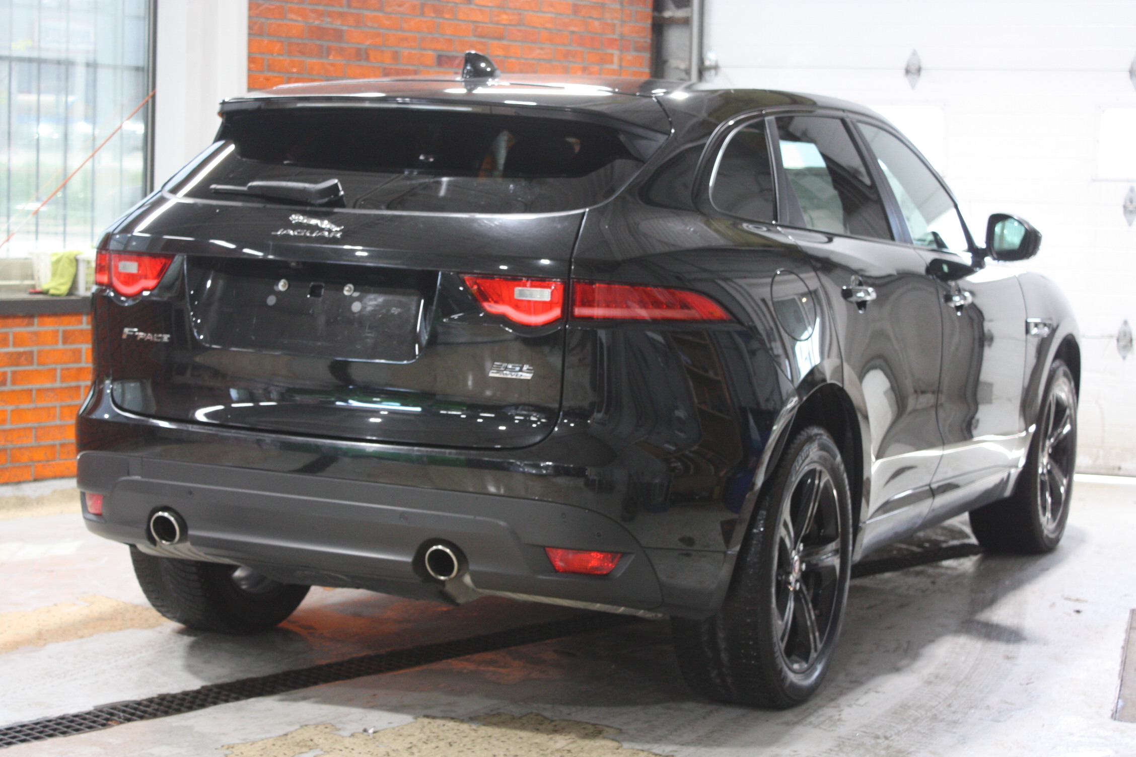 2017 JAGUAR F-PACE 35R-SPORT