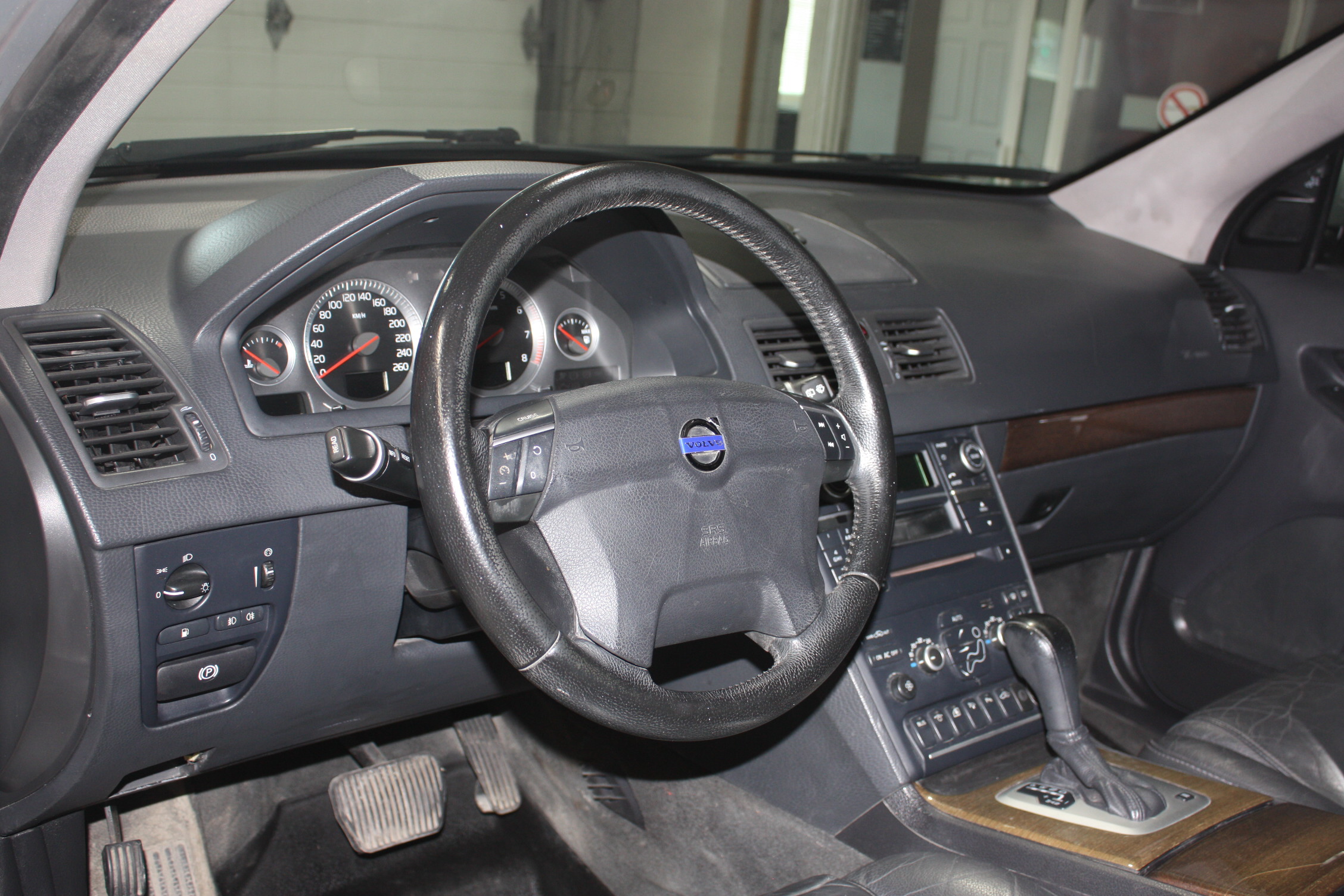 2011 VOLVO XC90 AWD