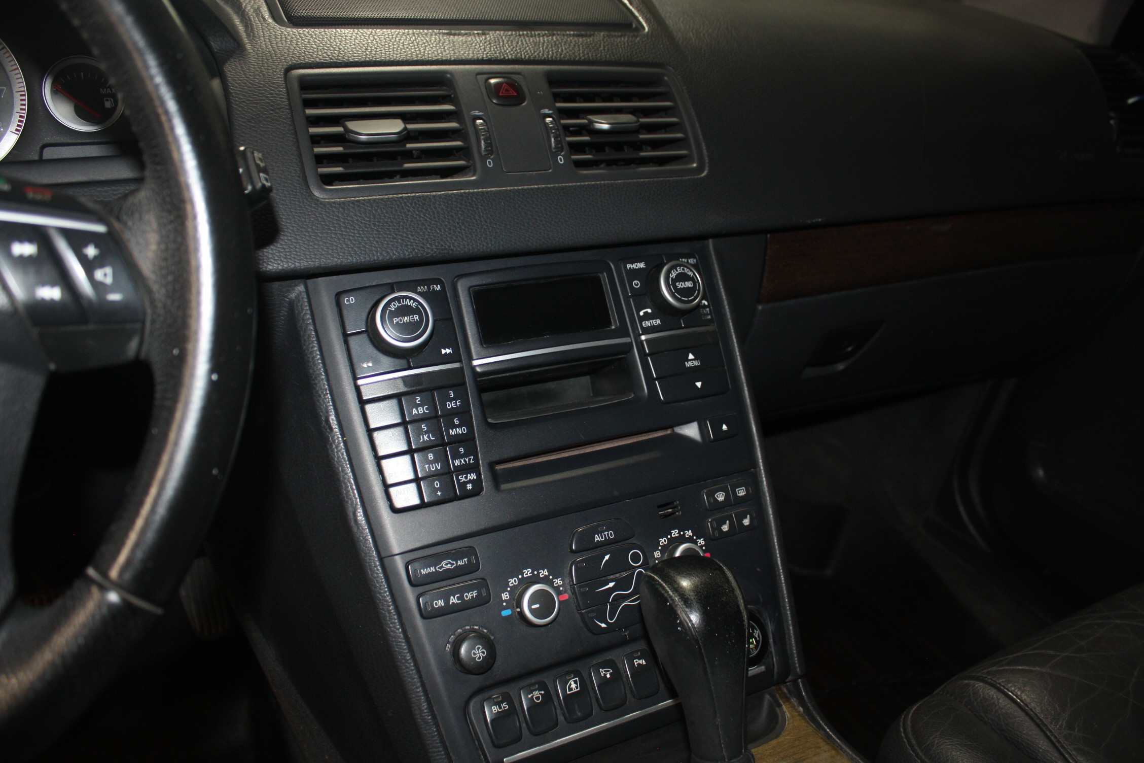 2011 VOLVO XC90 AWD