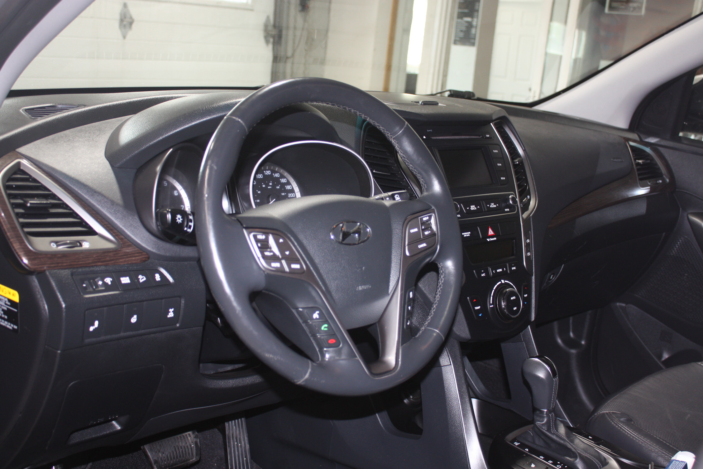2017 HYUNDAI SANTA FE SE AWD