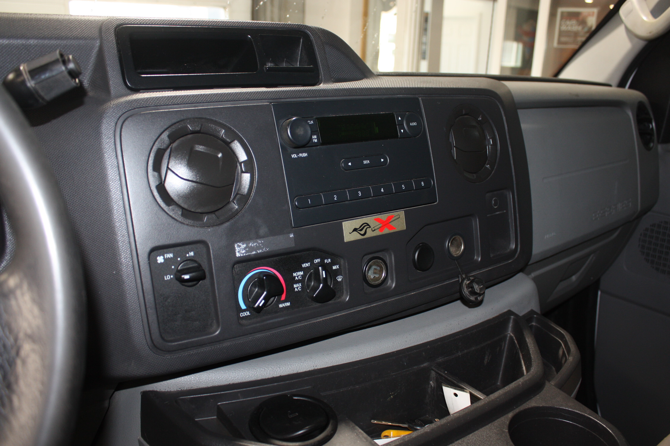 2009 FORD CUBE 12 ‘ ROUES SIMPLE ARRIERE