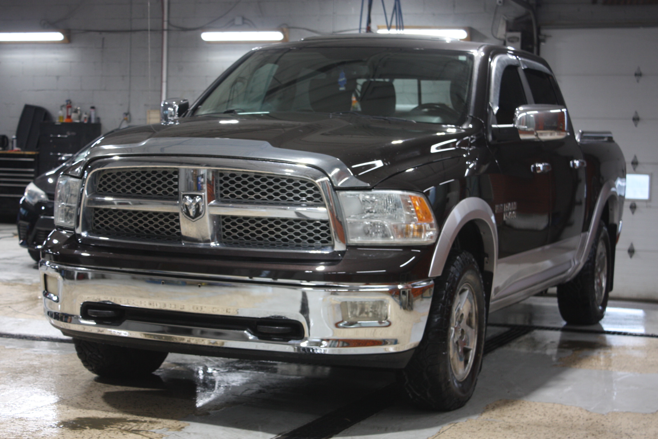 2011 RAM 1500 LARAMIE 4X4